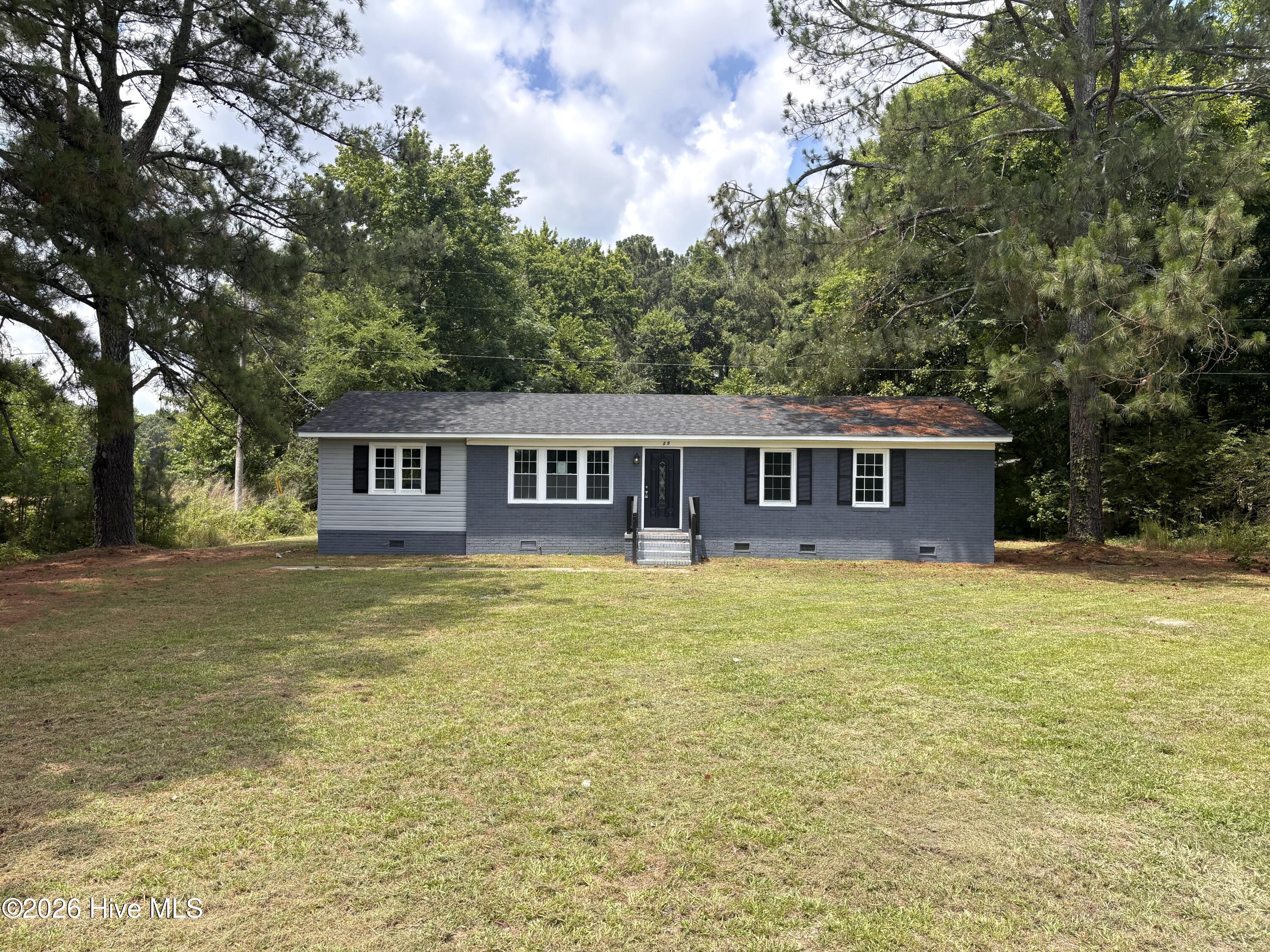 525 Menola Road Property Photo 1