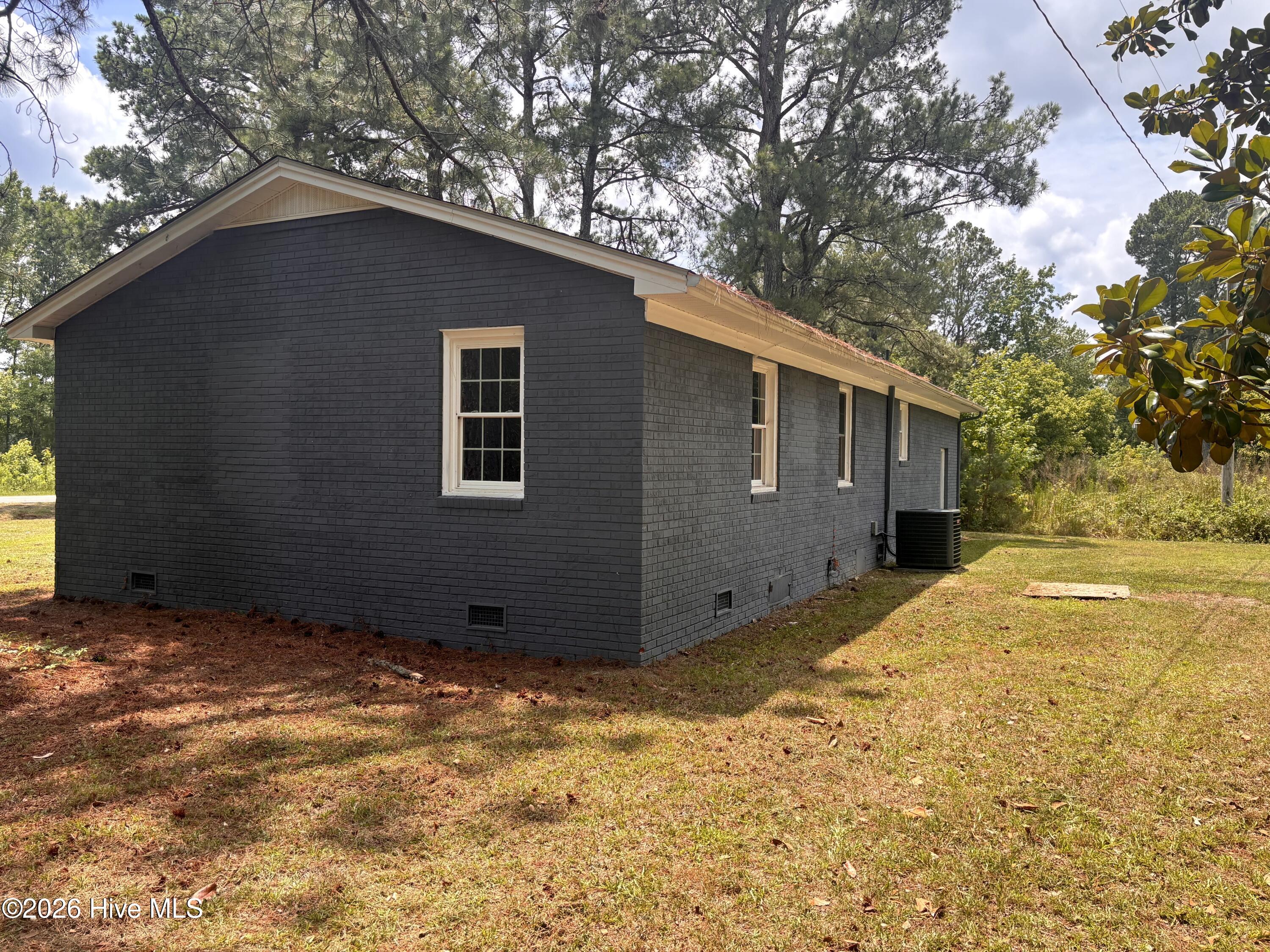 525 Menola Road Property Photo 7