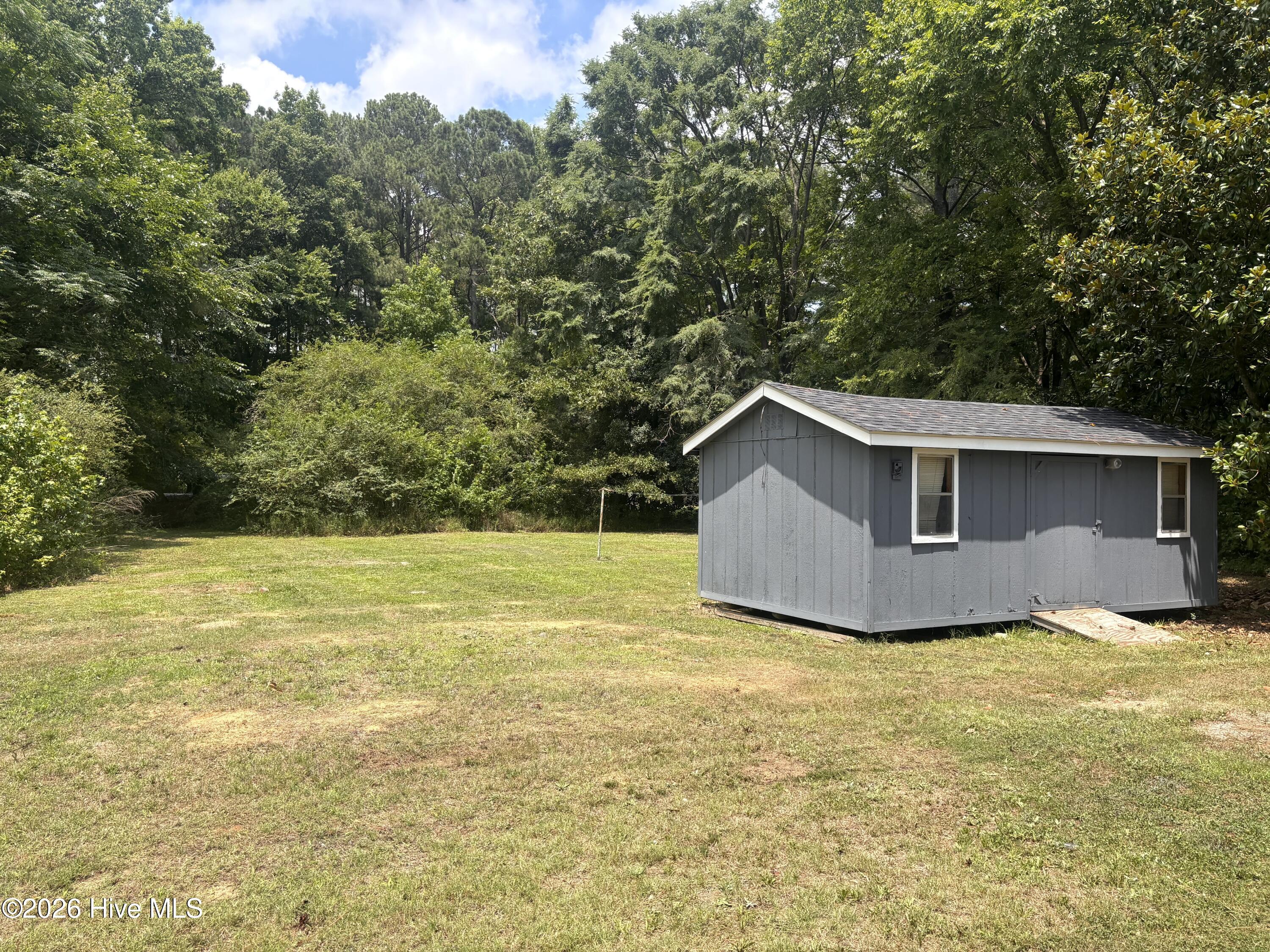 525 Menola Road Property Photo 8