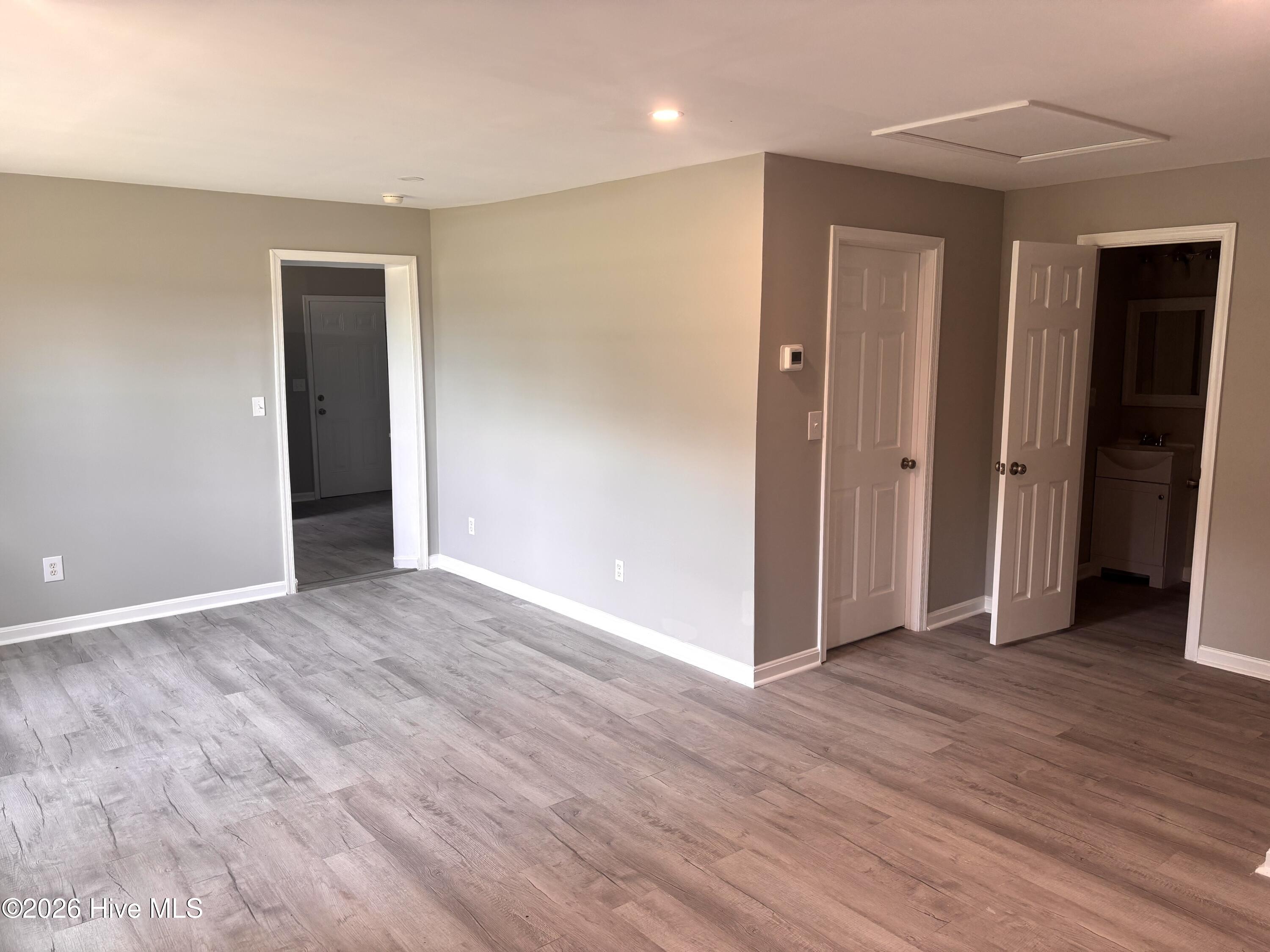 525 Menola Road Property Photo 9