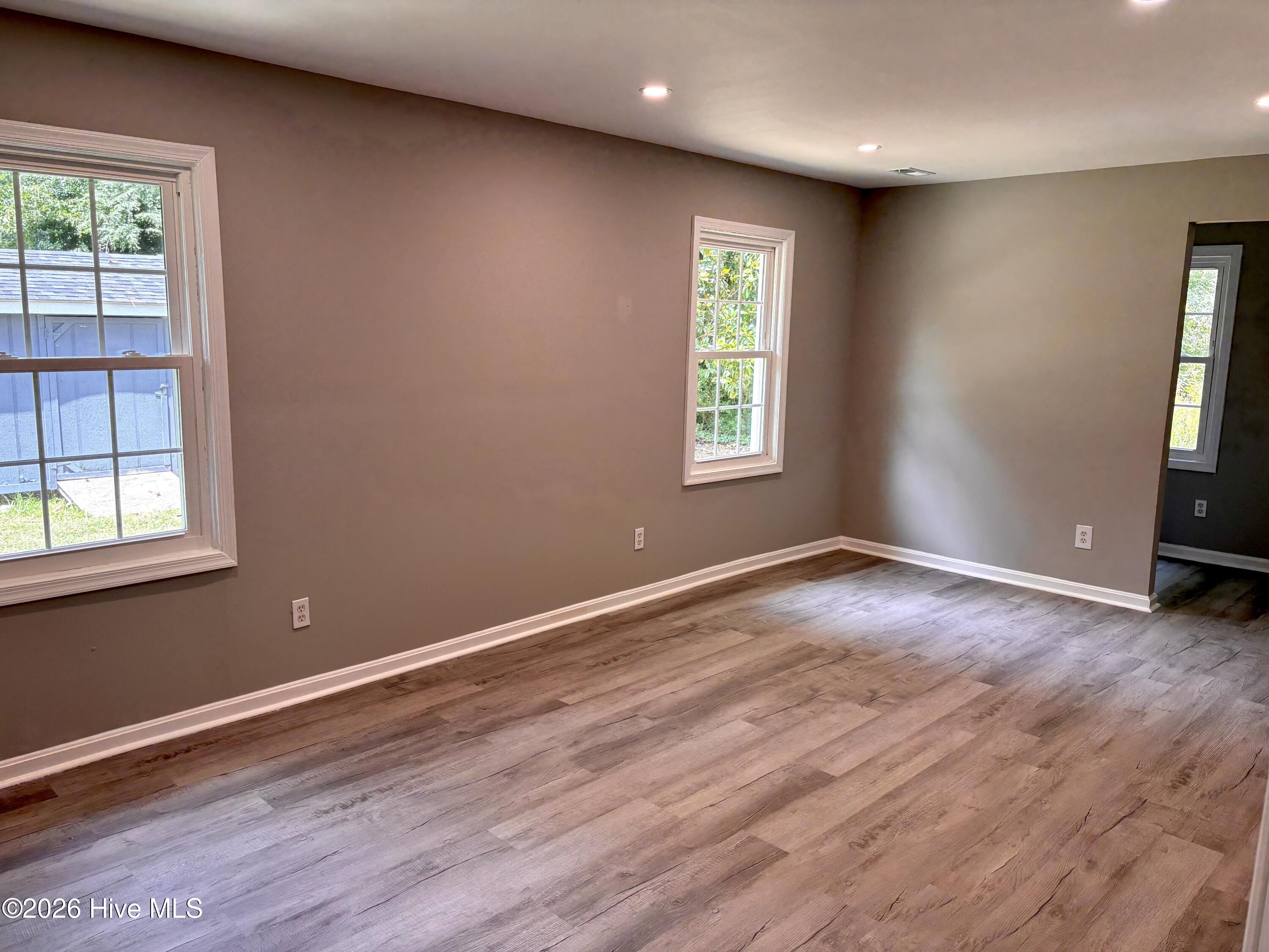 525 Menola Road Property Photo 11