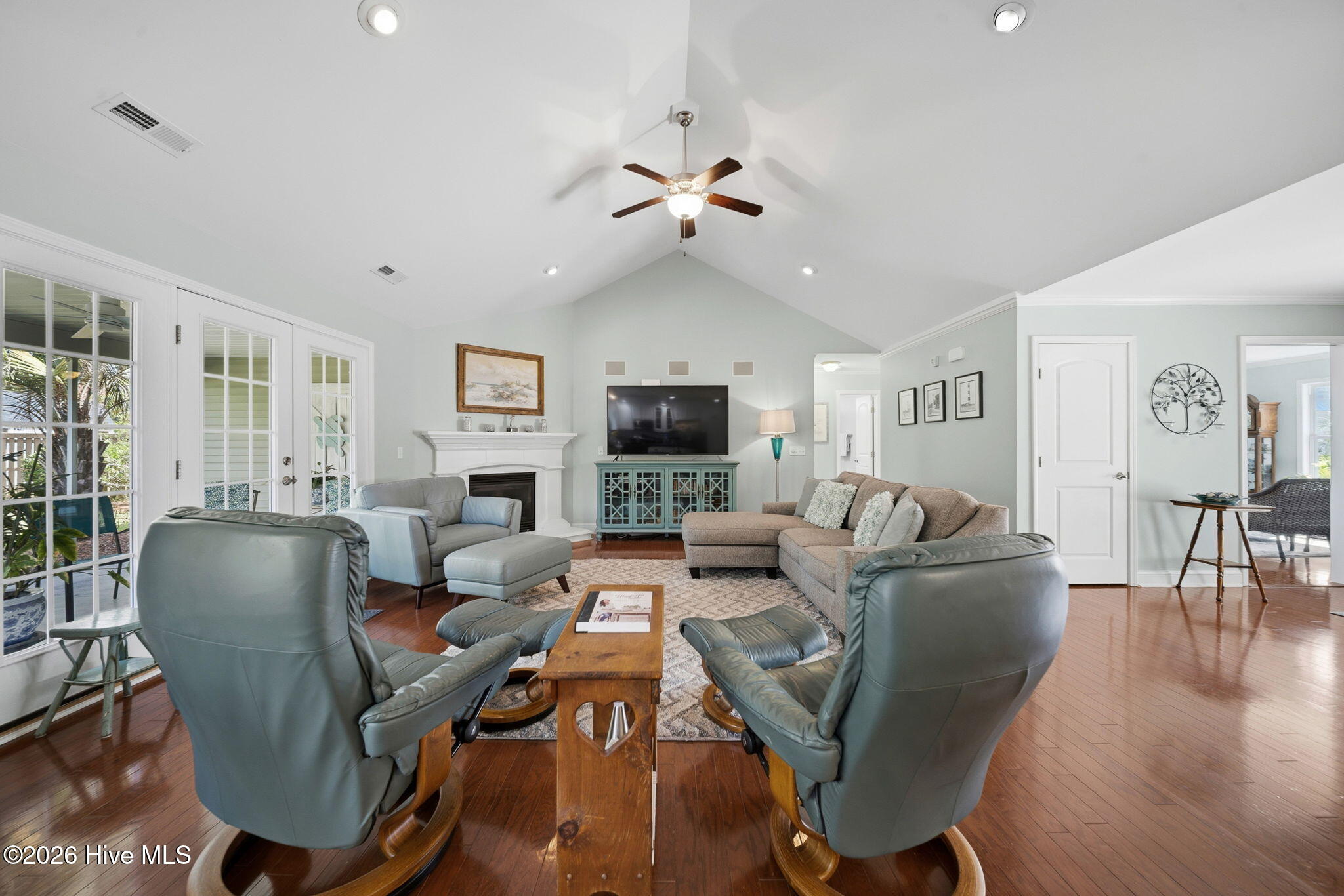 8536 Old Forest Drive Ne Property Photo 10