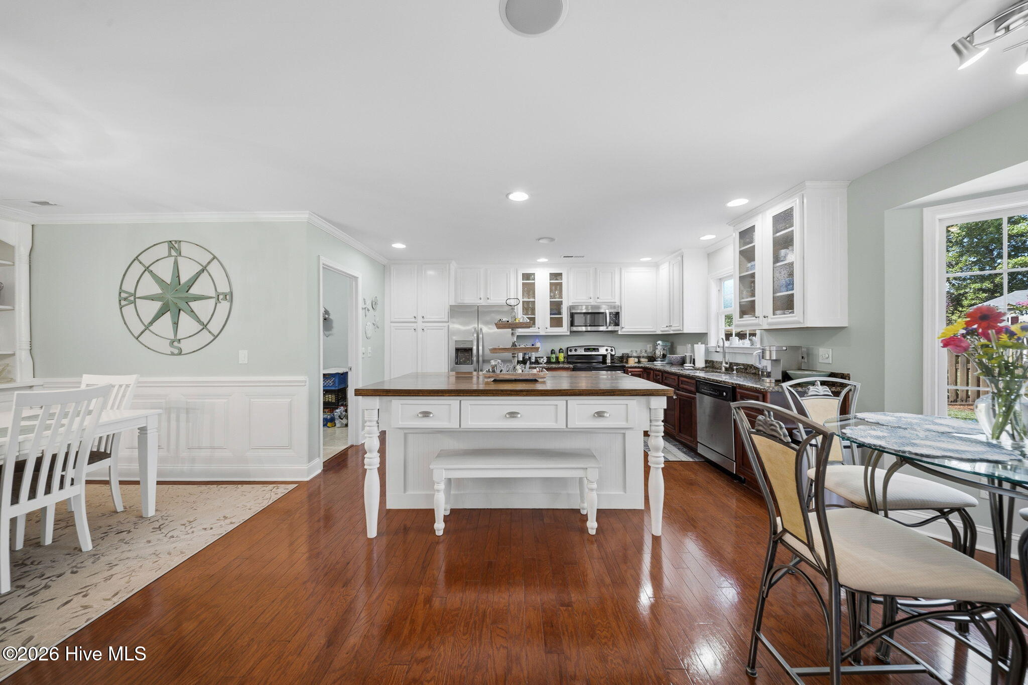 8536 Old Forest Drive Ne Property Photo 16