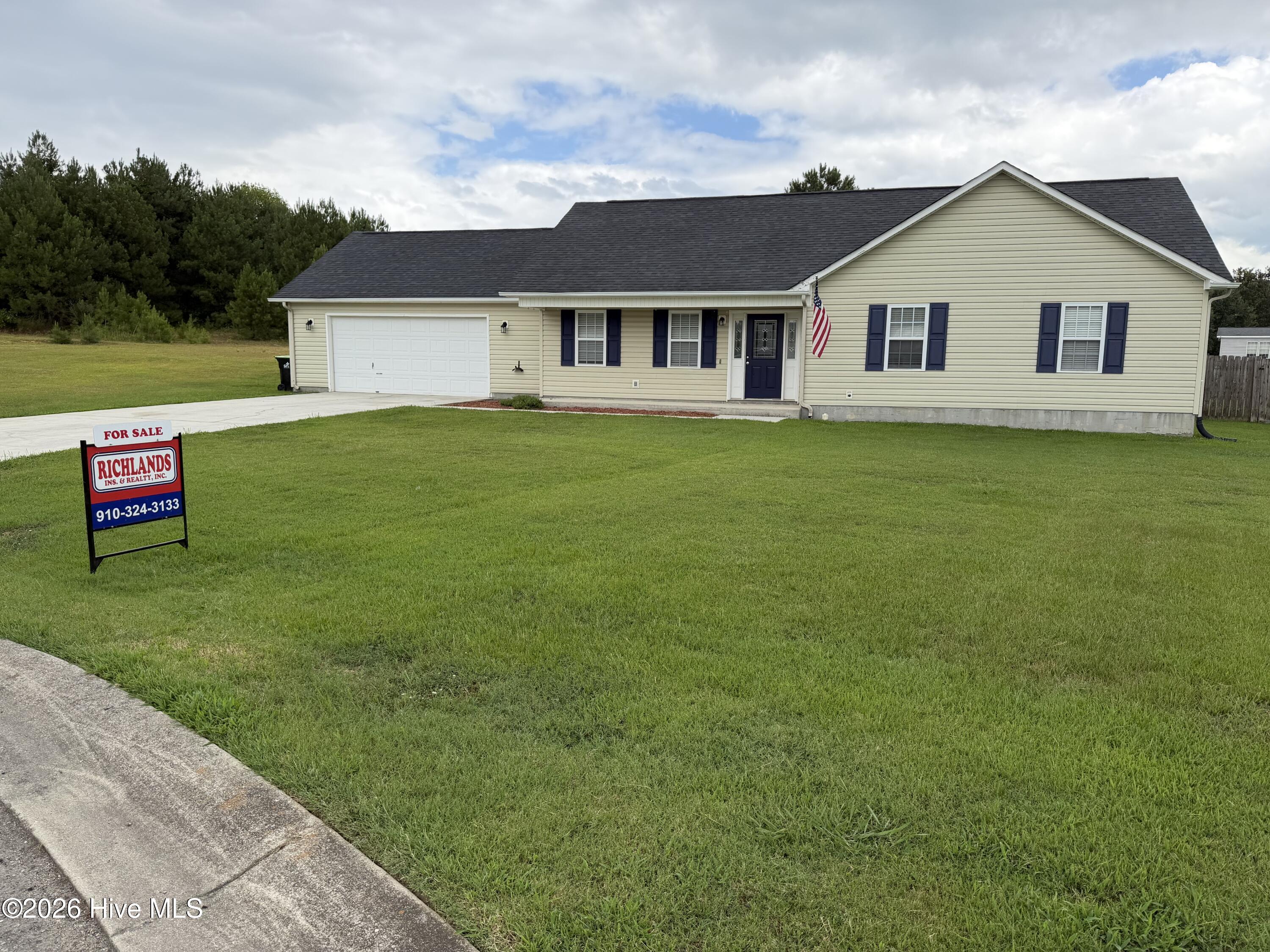 136 Annie Road Property Photo 1