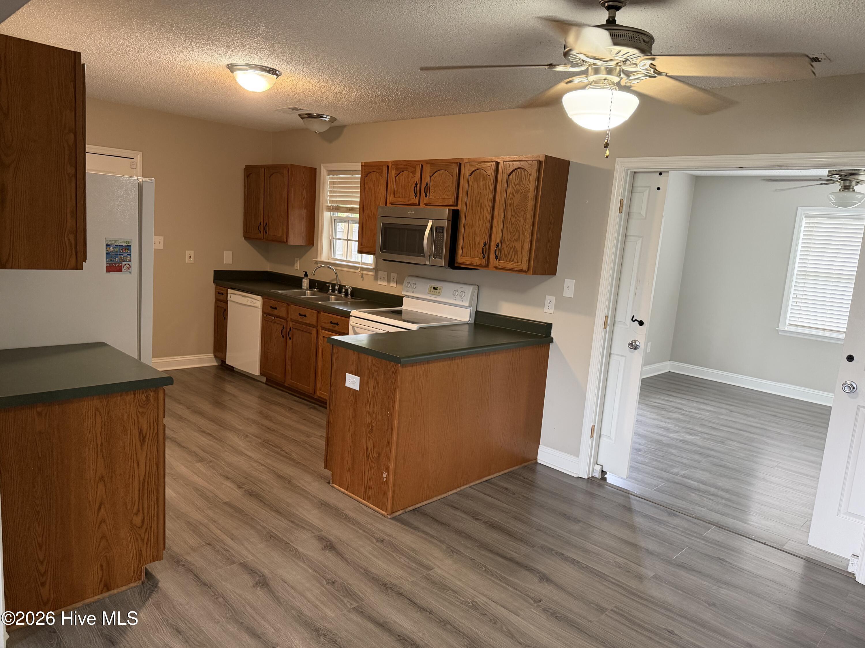 136 Annie Road Property Photo 7