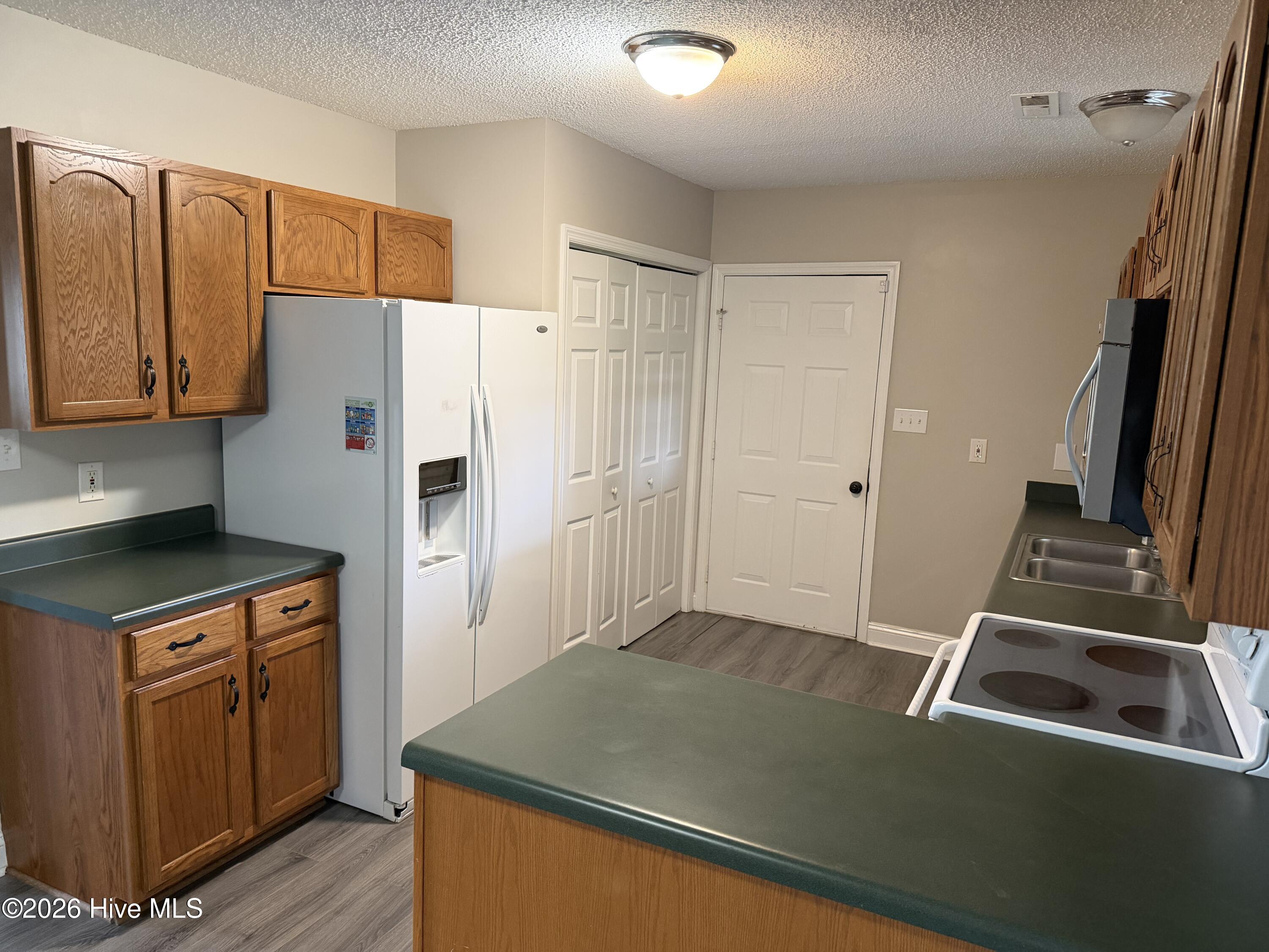 136 Annie Road Property Photo 8