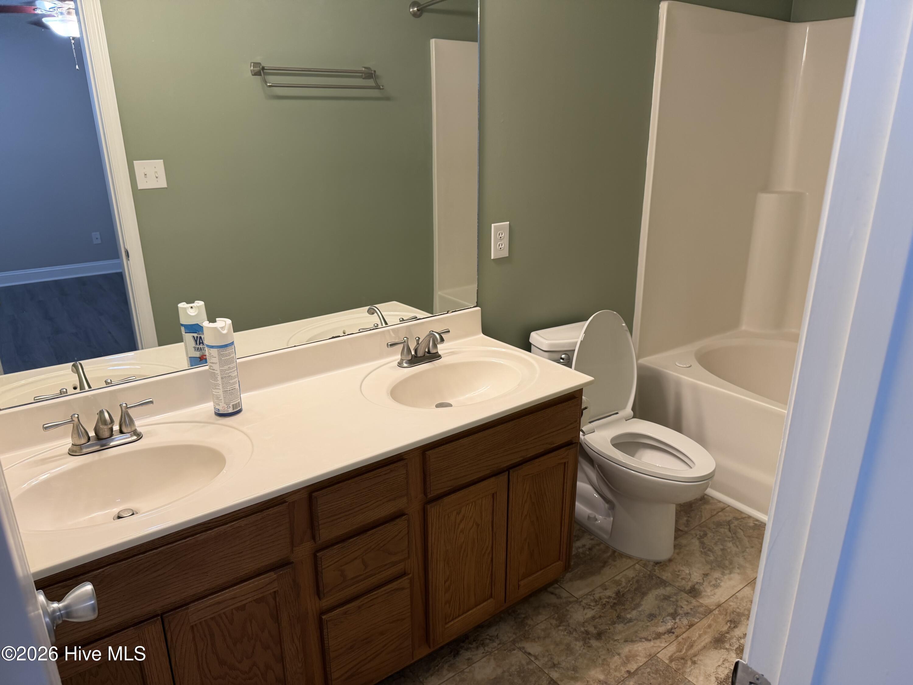 136 Annie Road Property Photo 10