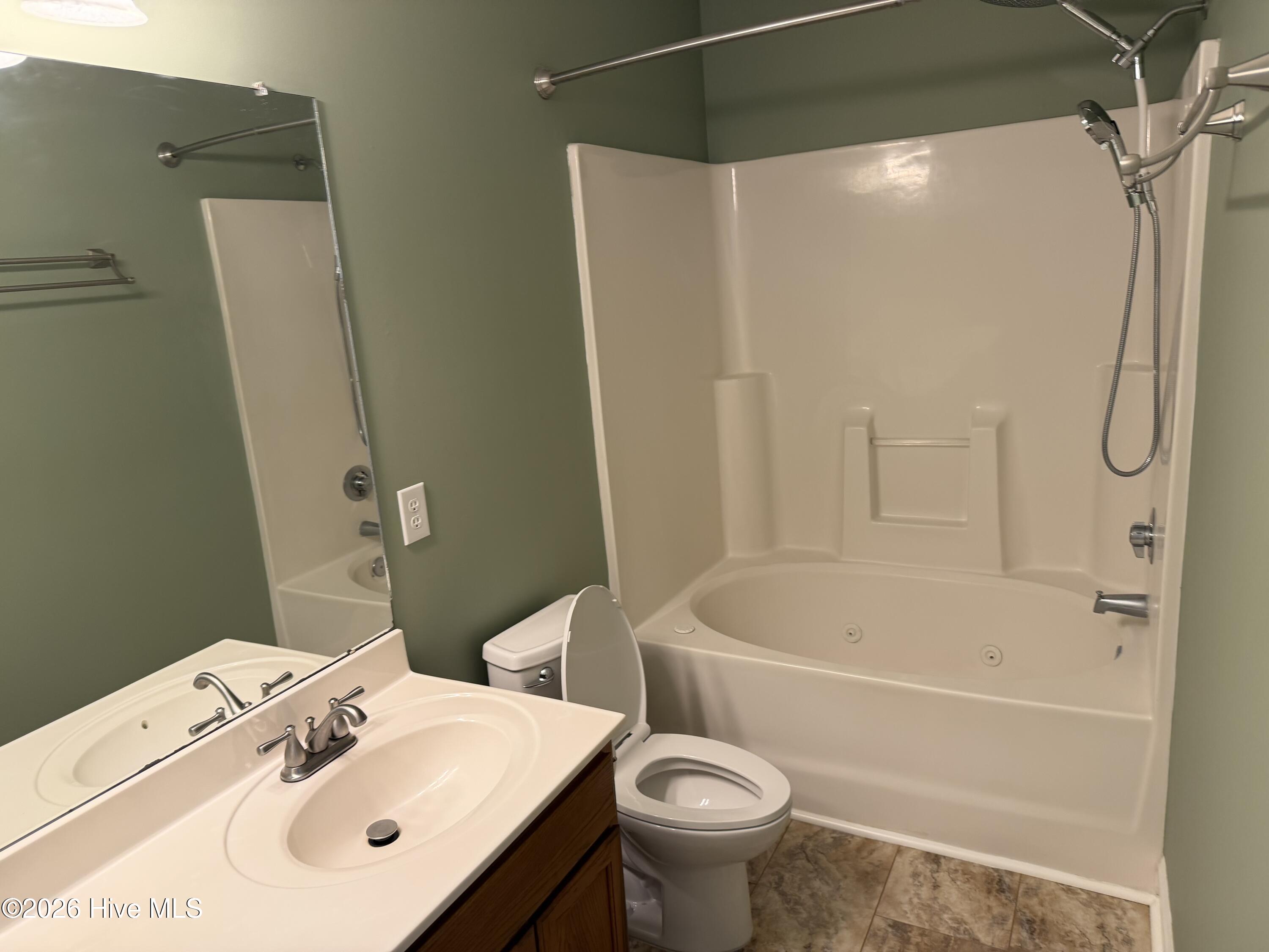 136 Annie Road Property Photo 11