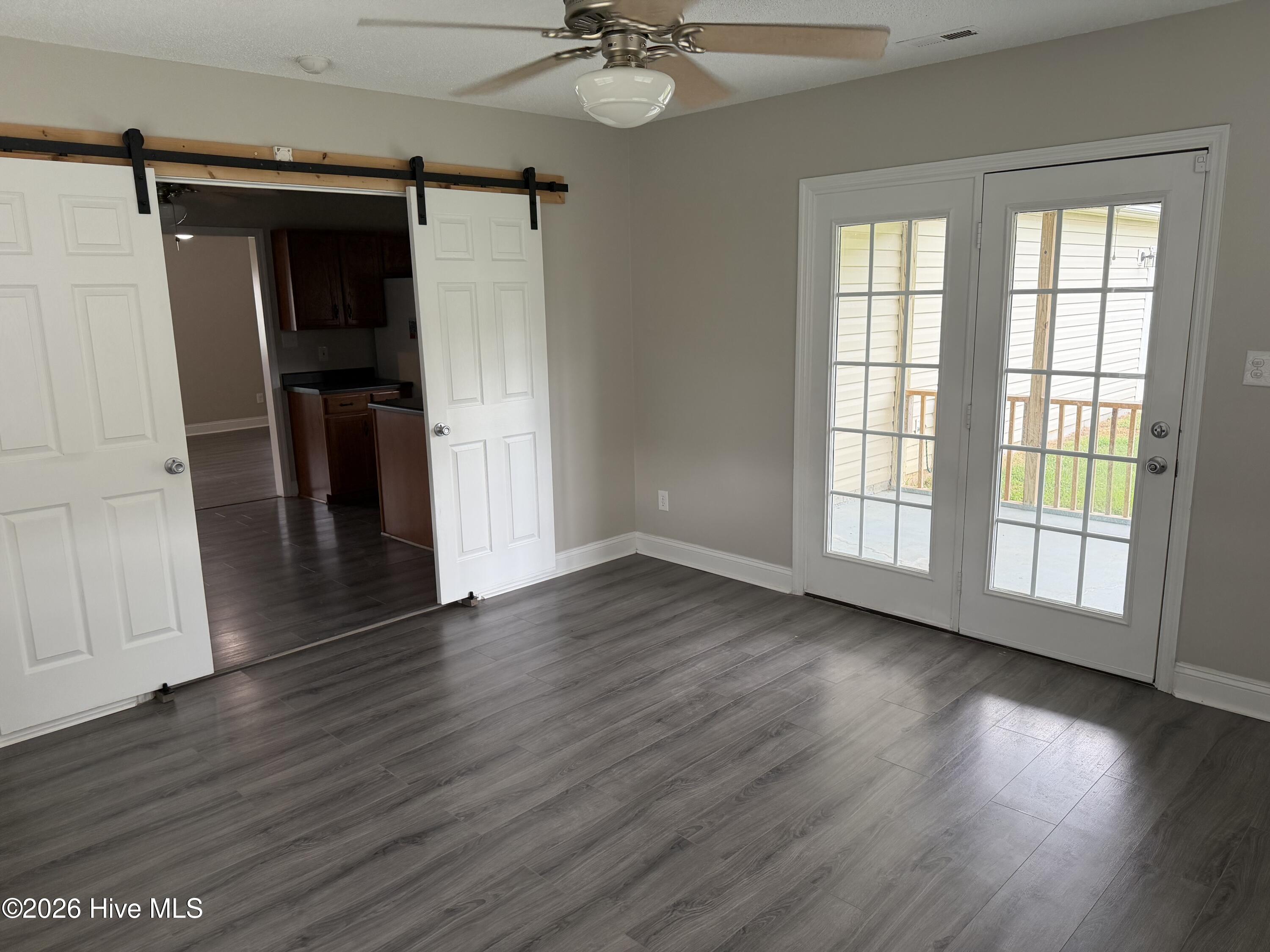 136 Annie Road Property Photo 15