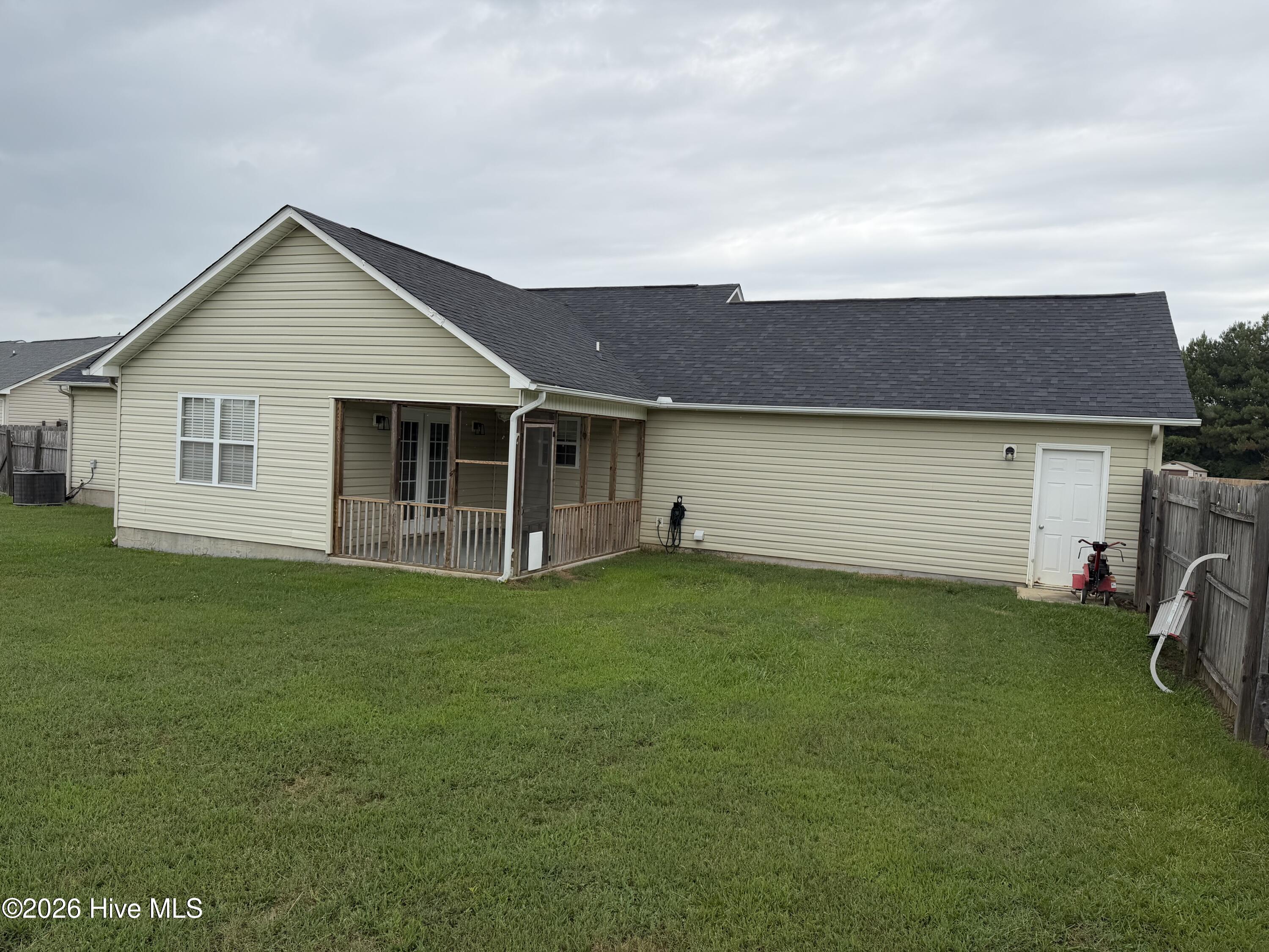 136 Annie Road Property Photo 18