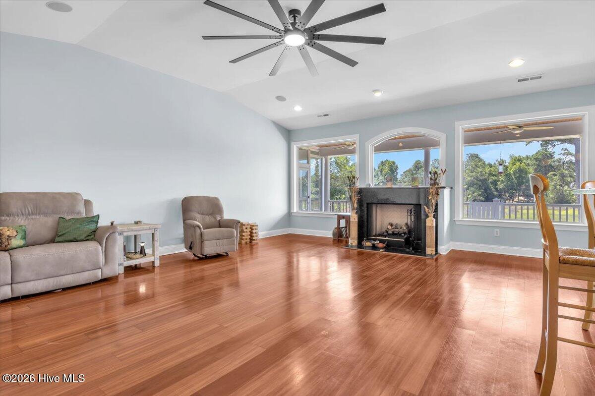609 Sawgrass Road Property Photo 12