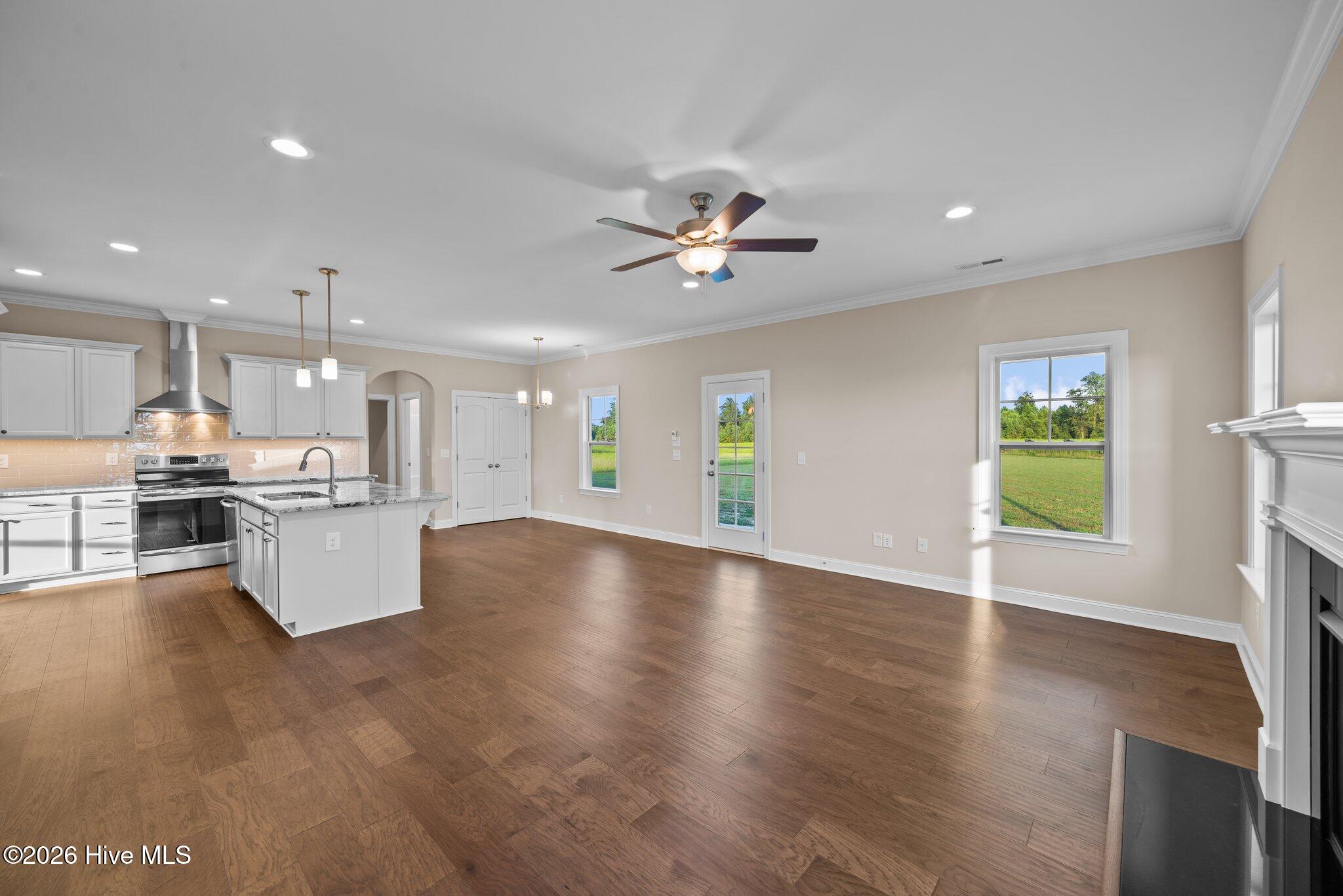 1109 Steele Drive Property Photo 6