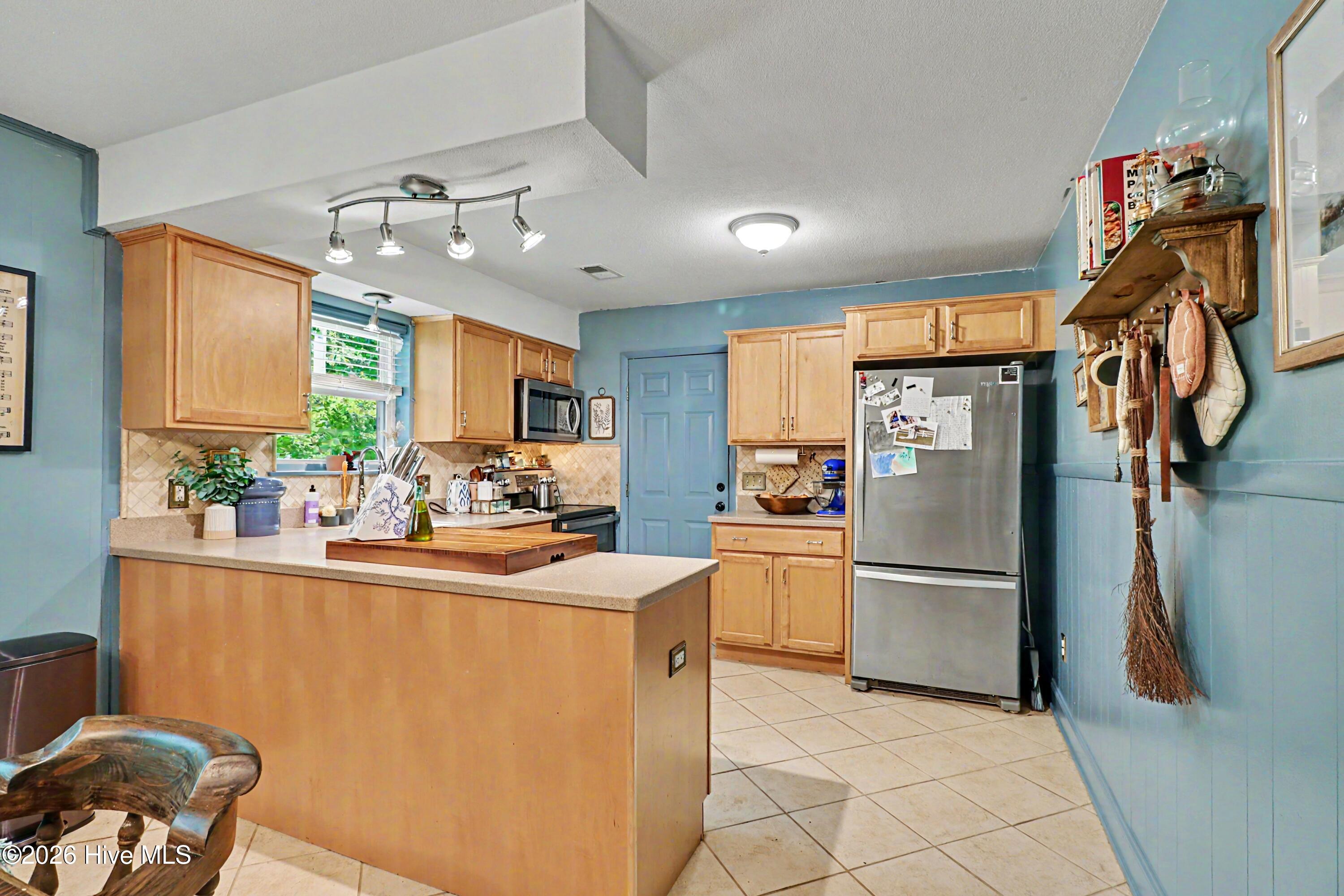 5850 Michelle Drive Property Photo 10