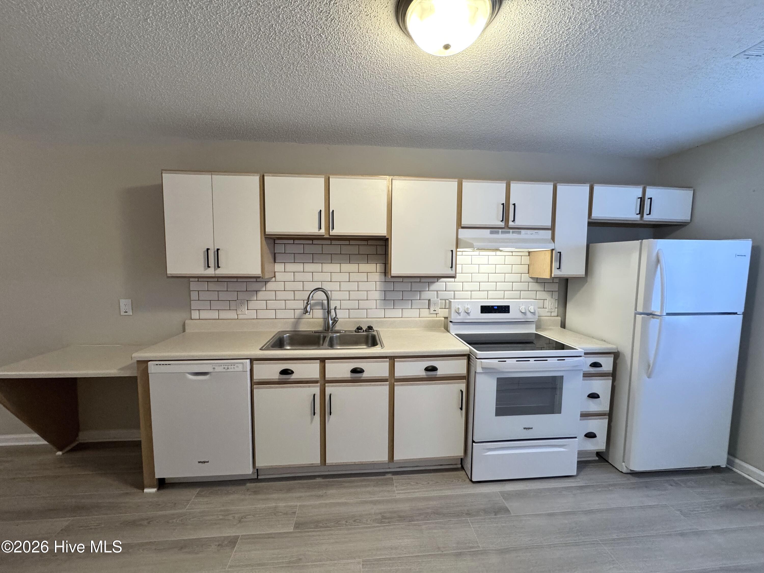 2209 Hurt Drive Property Photo 7