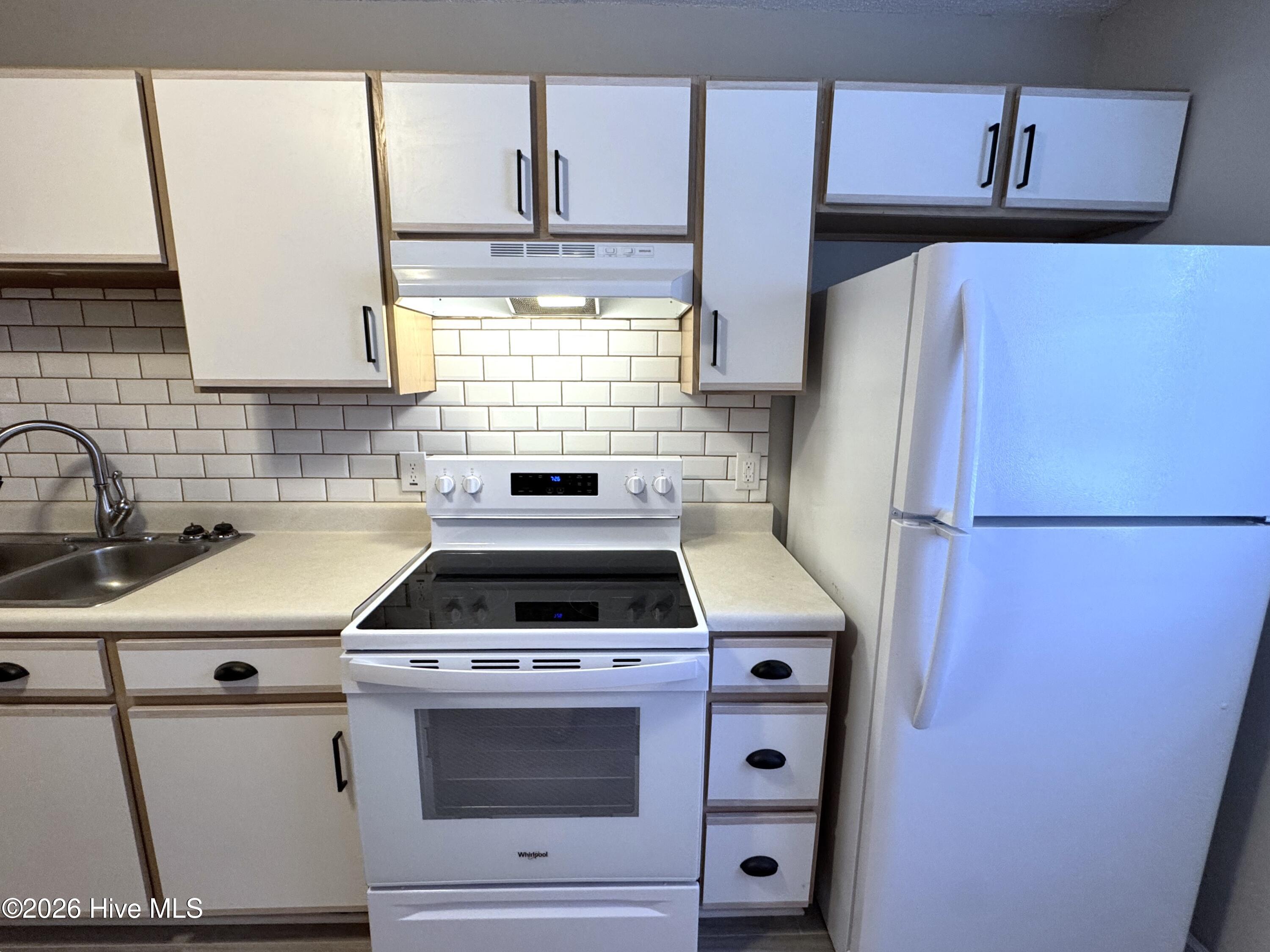 2209 Hurt Drive Property Photo 9