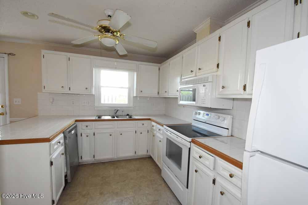 3818 Sterling Pointe Drive J1 Property Photo 6