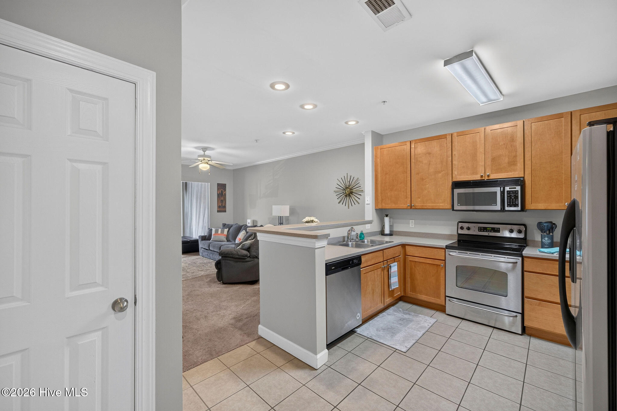 2801 Bloomfield Lane Unit 201 Property Photo 4