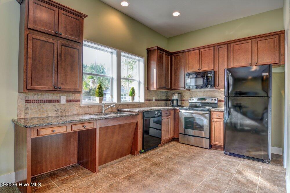 7728 Champlain Drive Property Photo 29