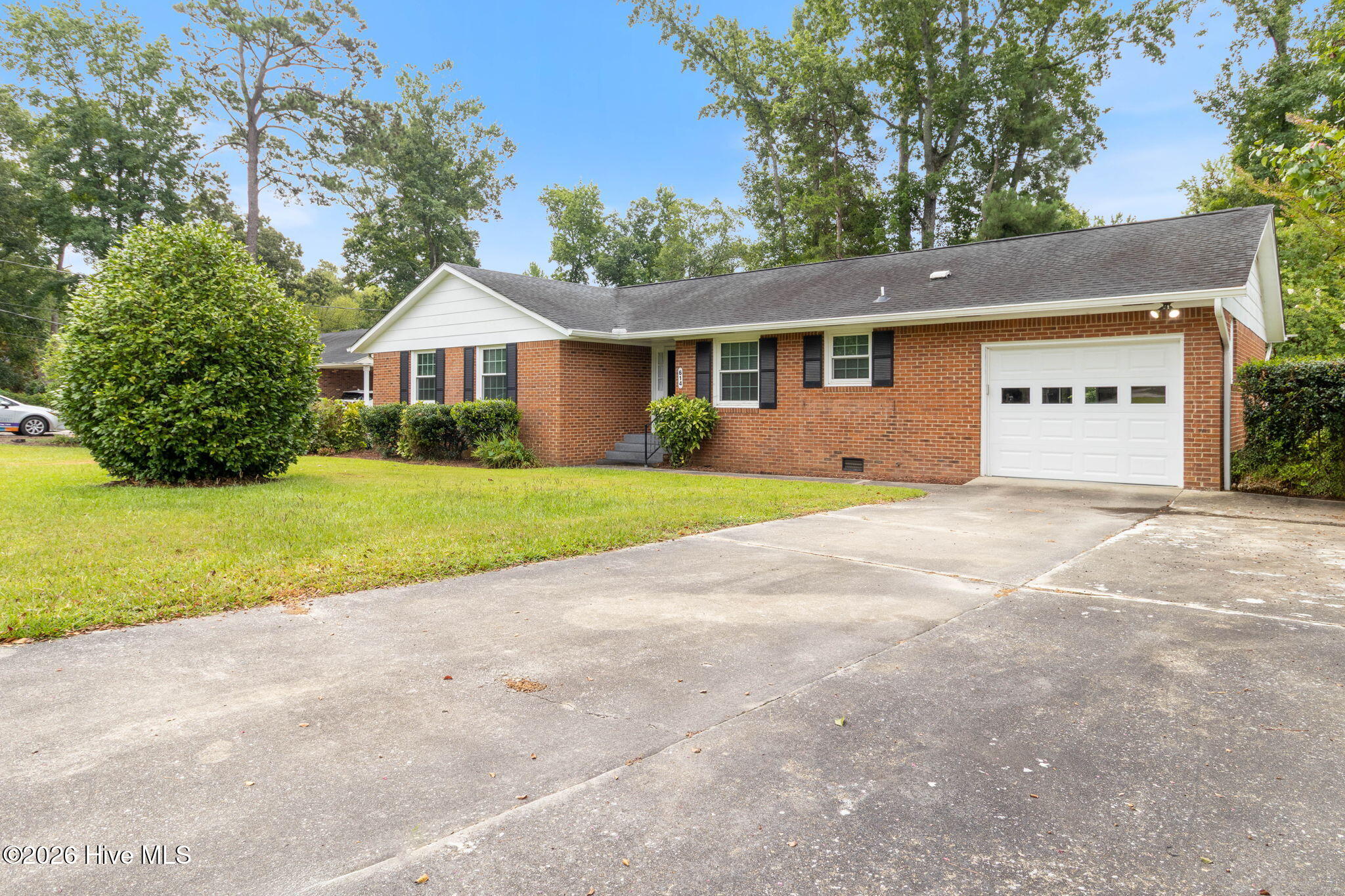 614 Wedgewood Road Property Photo 1