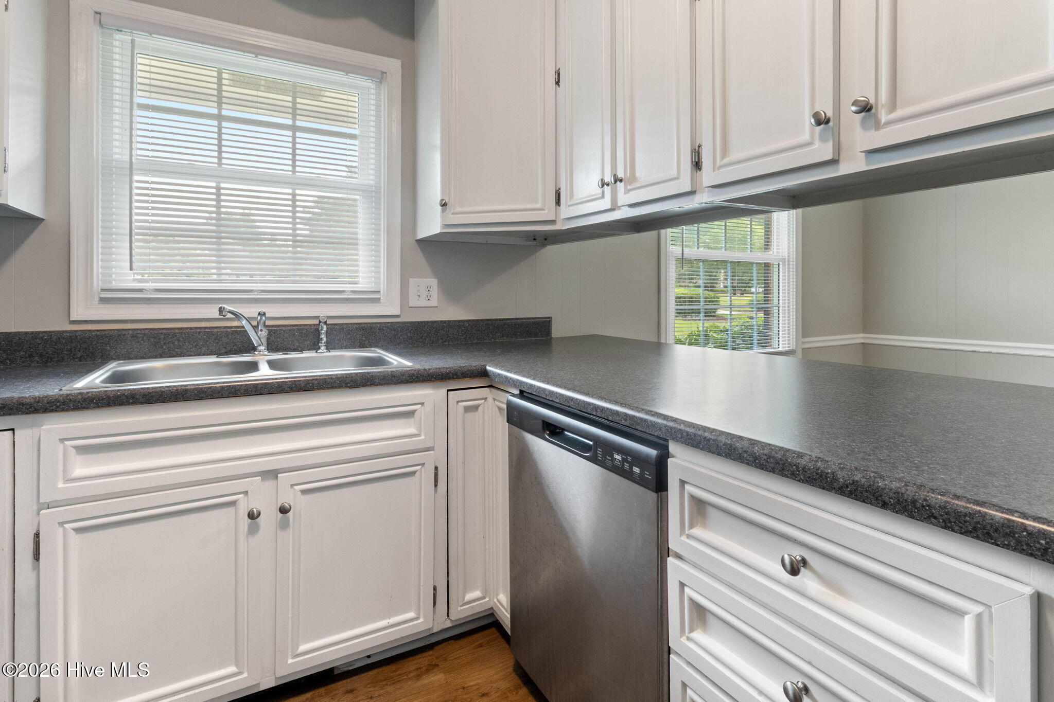 614 Wedgewood Road Property Photo 6
