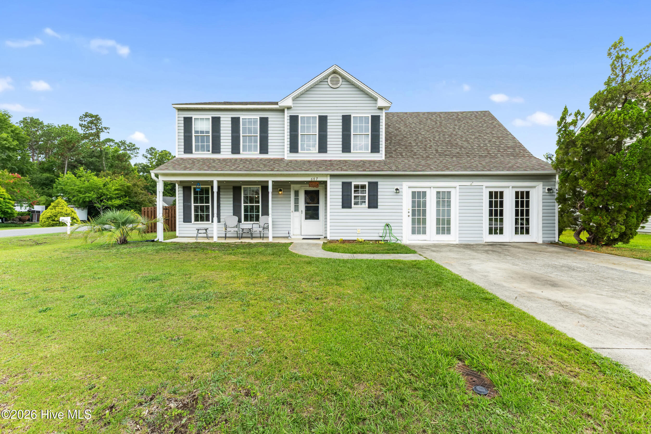 687 Windsor Drive SE Property Photo 1