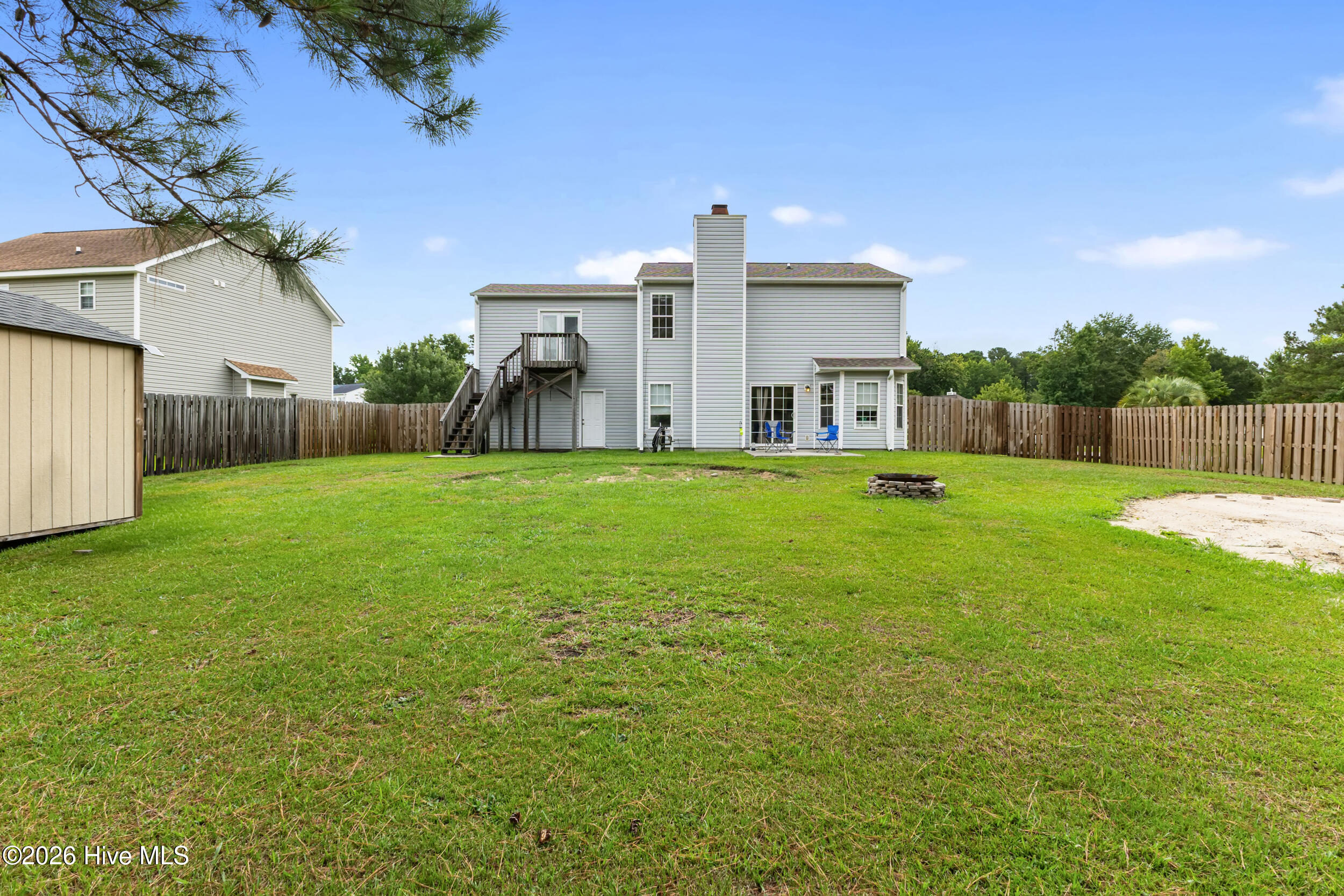 687 Windsor Drive Se Property Photo 3