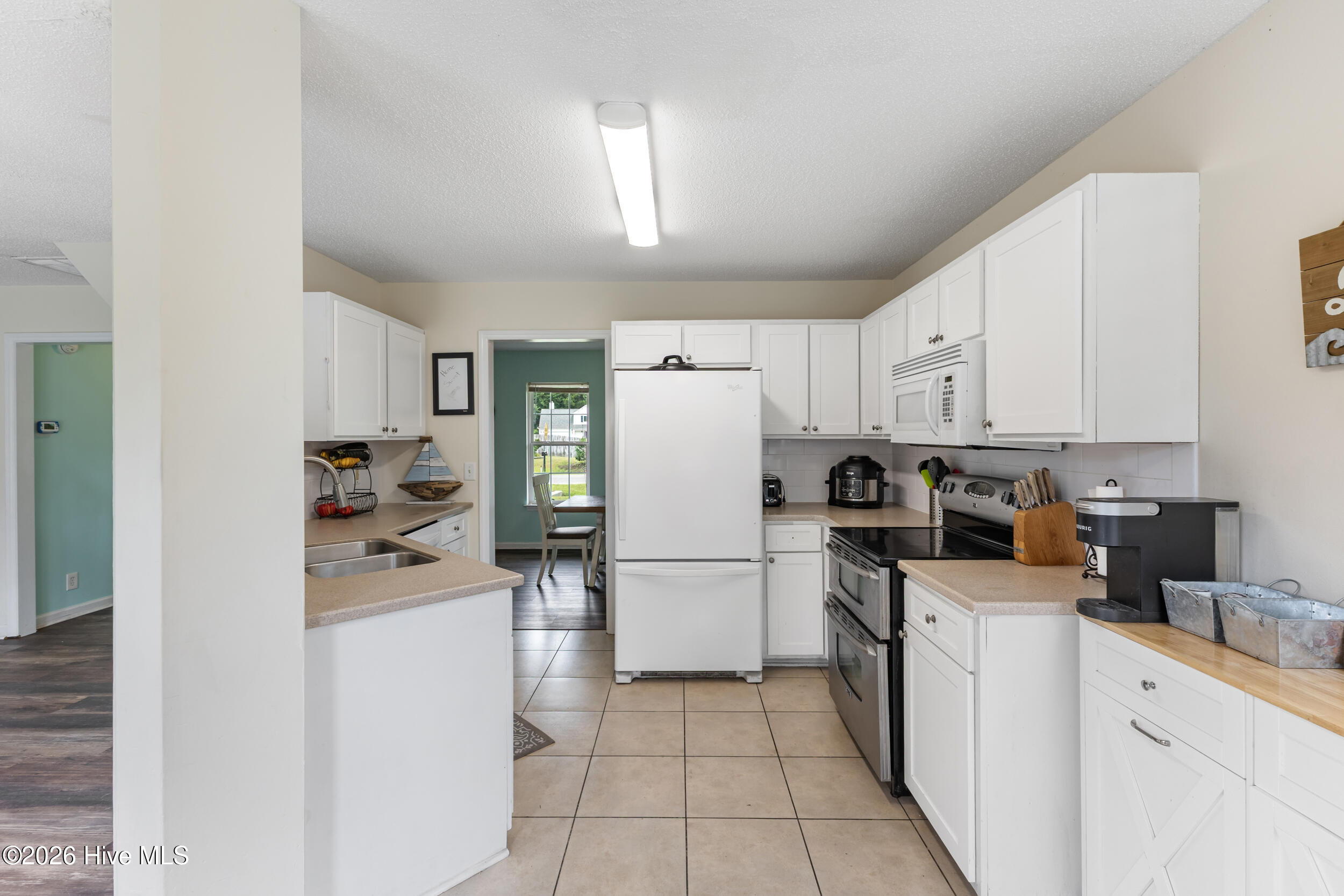 687 Windsor Drive Se Property Photo 5
