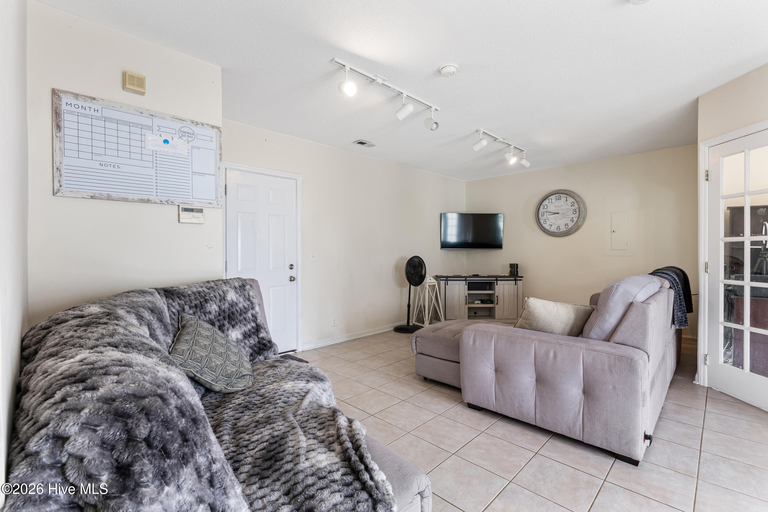 687 Windsor Drive Se Property Photo 14