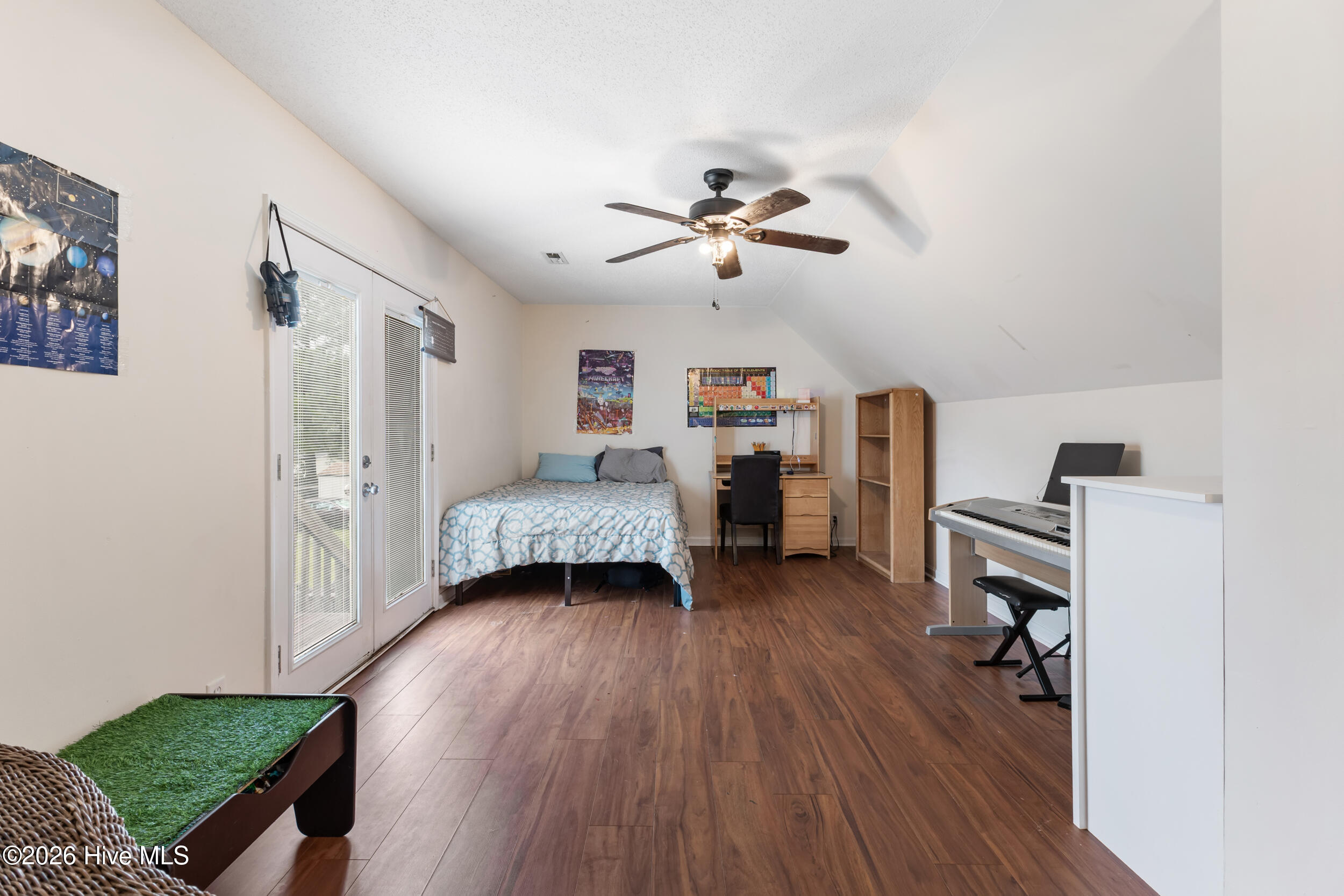 687 Windsor Drive Se Property Photo 15