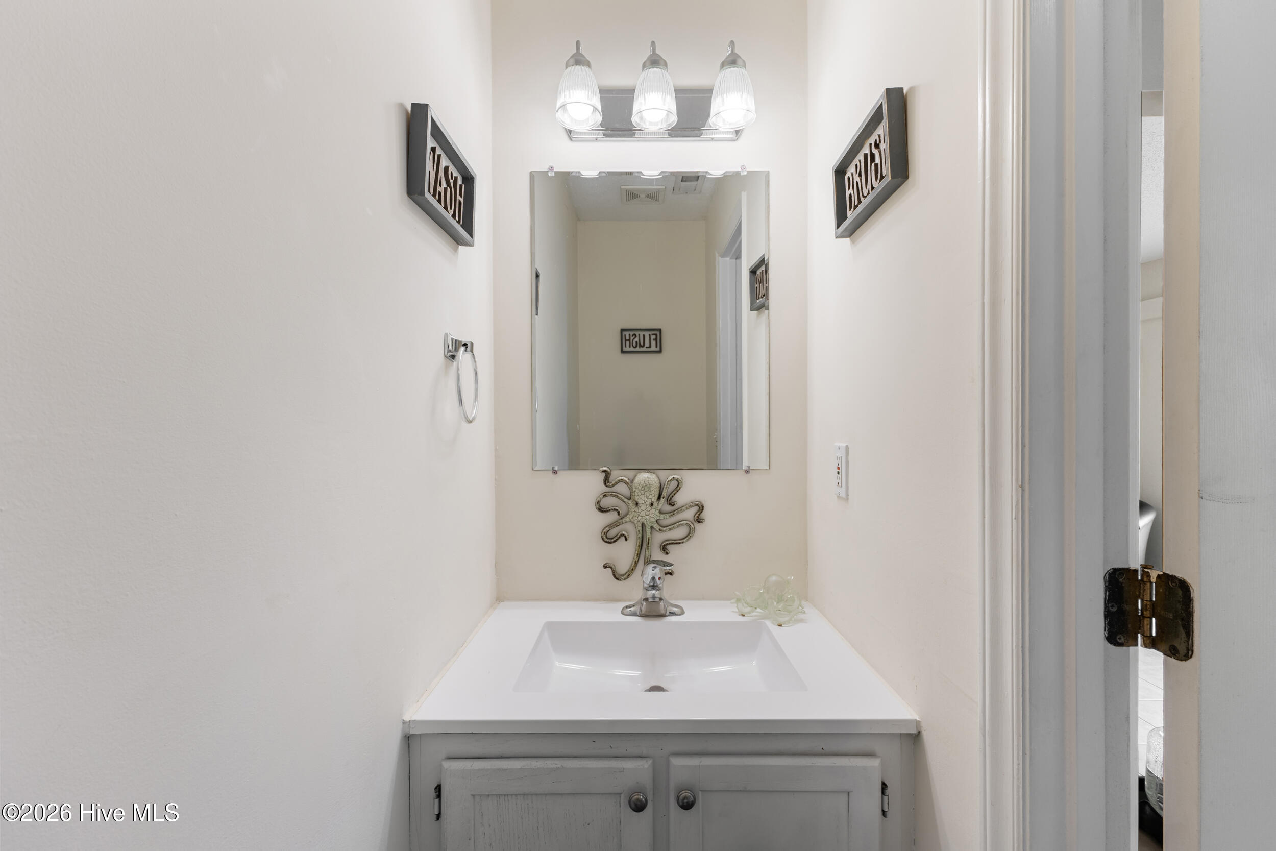 687 Windsor Drive Se Property Photo 18