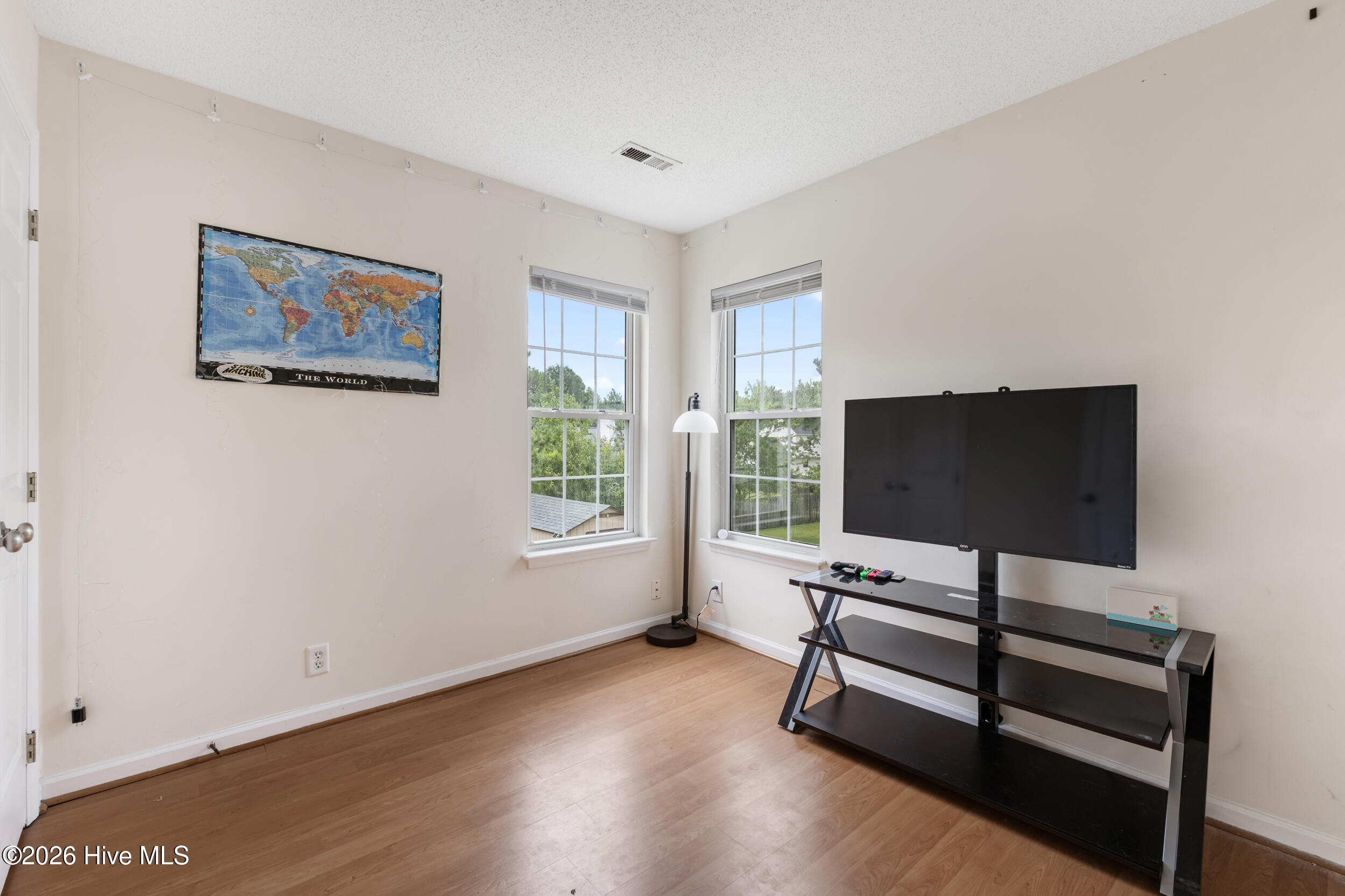 687 Windsor Drive Se Property Photo 21