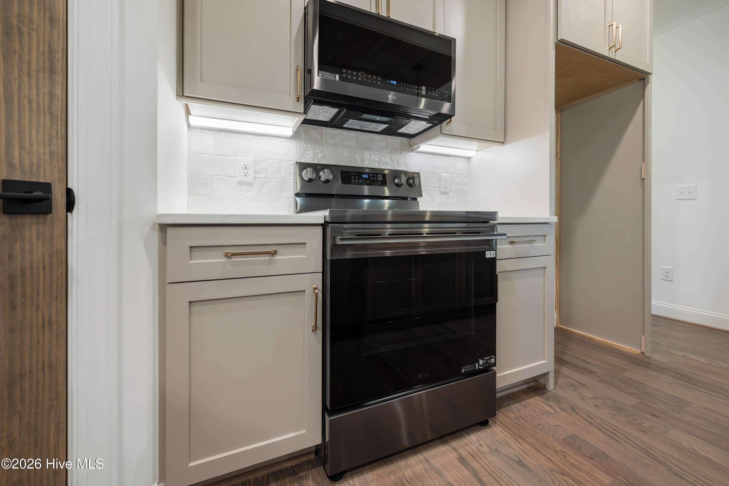 8625 Savage Road Property Photo 17