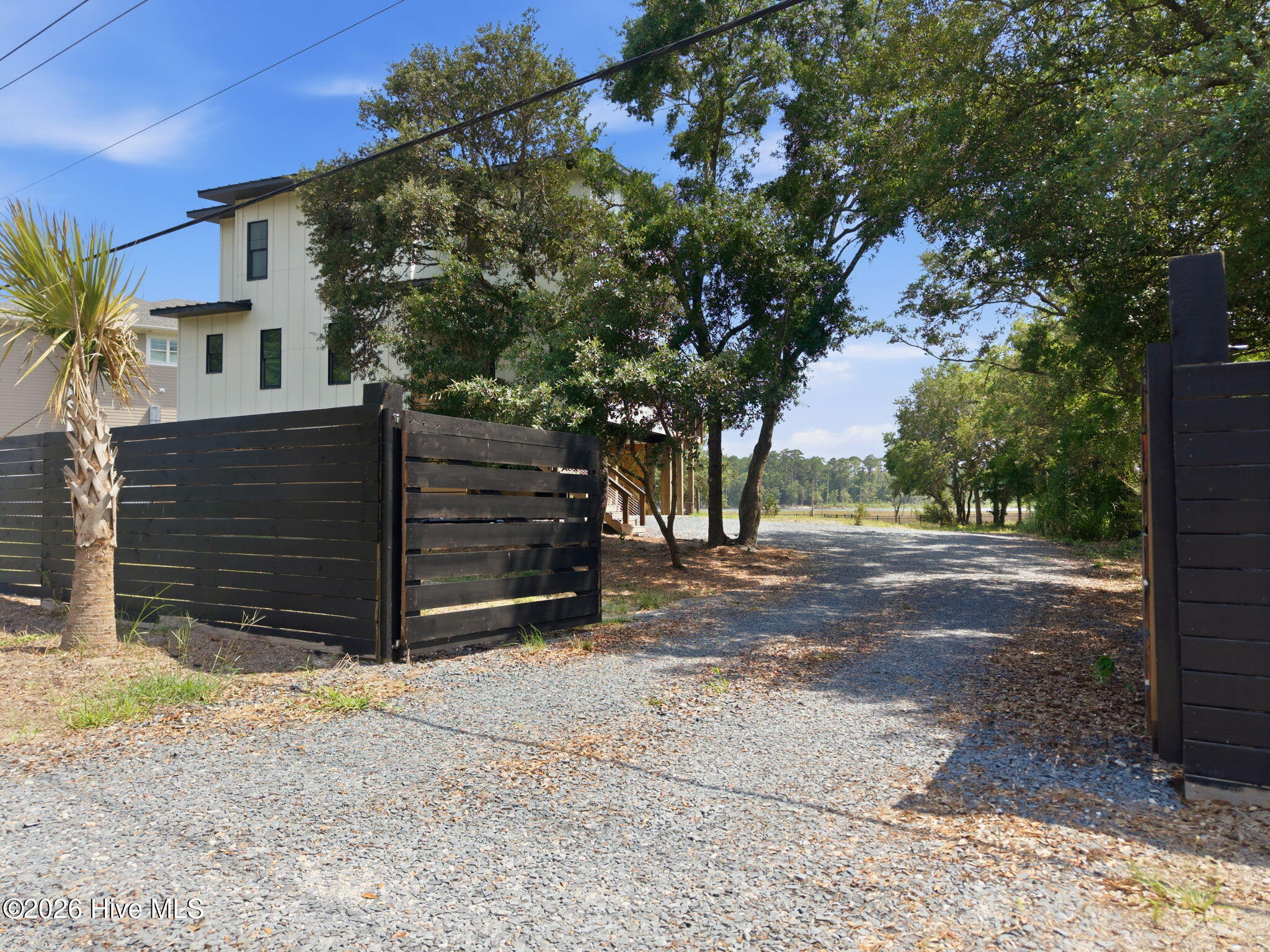 9202 River Road Property Photo 6
