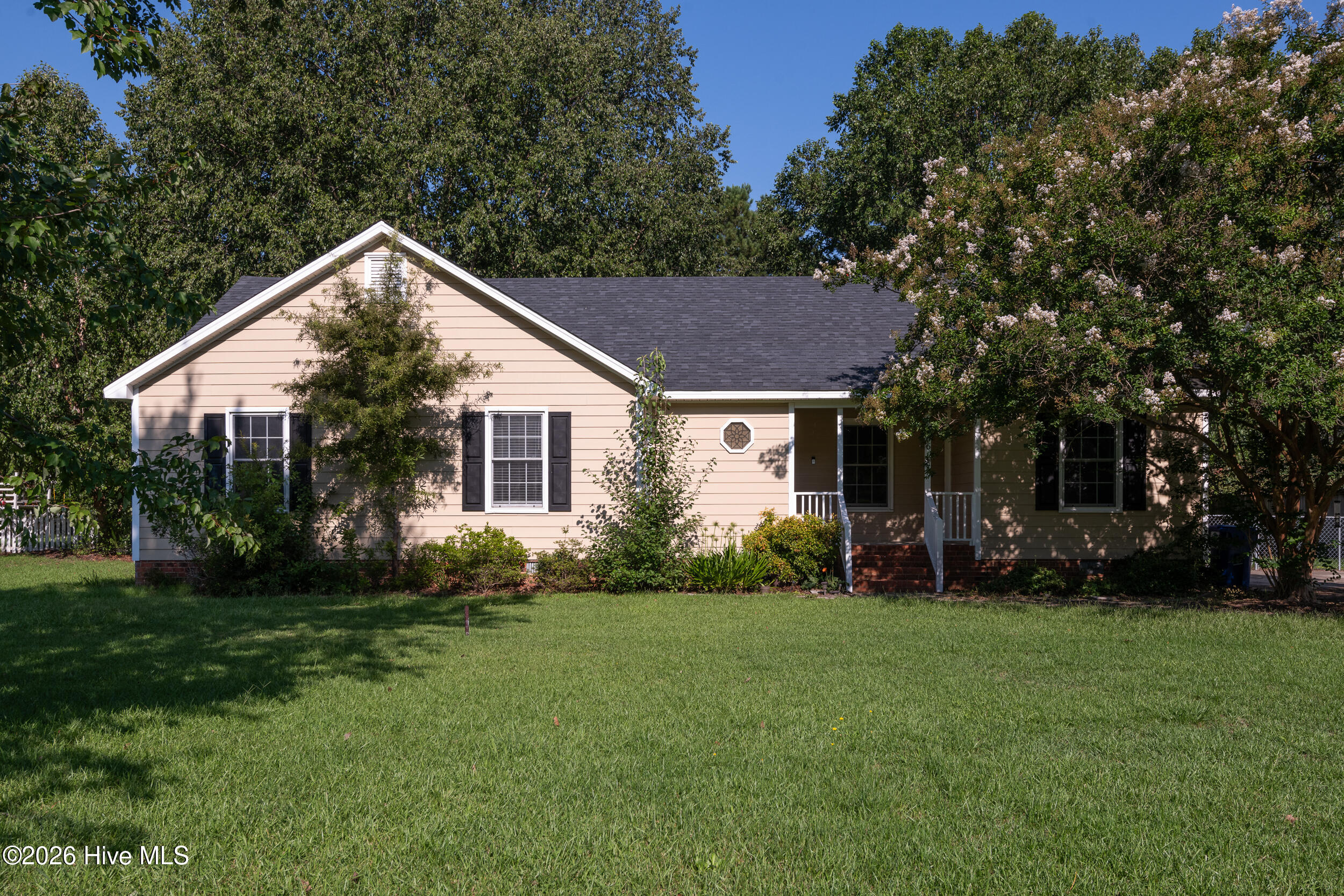 106 Duchess Drive Property Photo 2