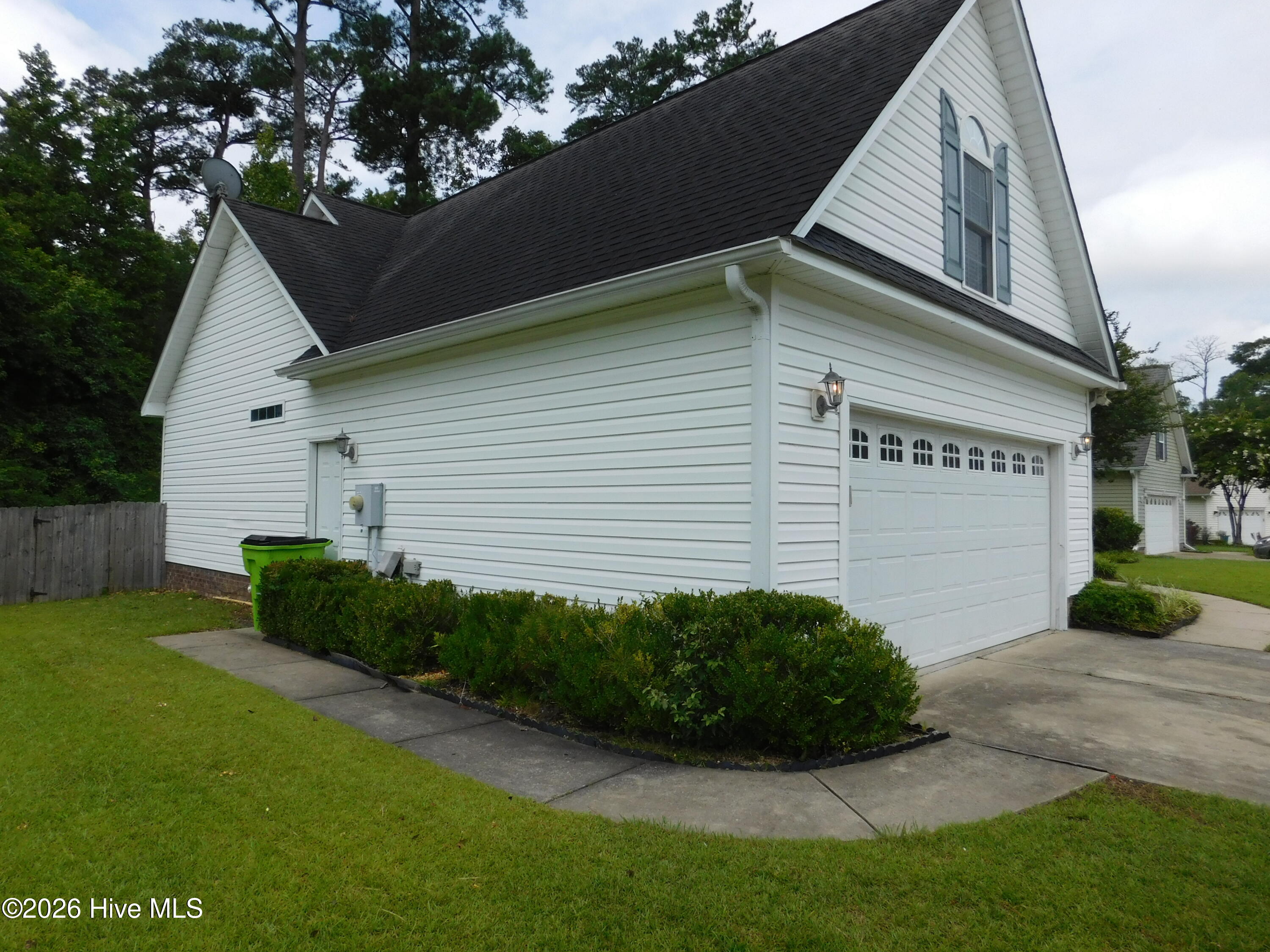 408 Sweet Gum Way Property Photo 3
