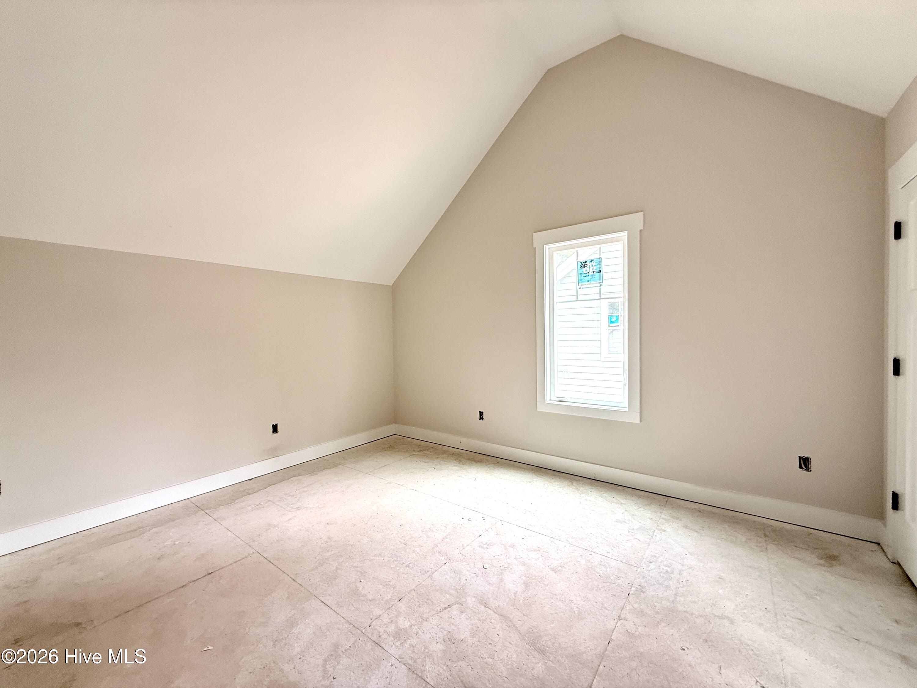 995 Holly Road Property Photo 2