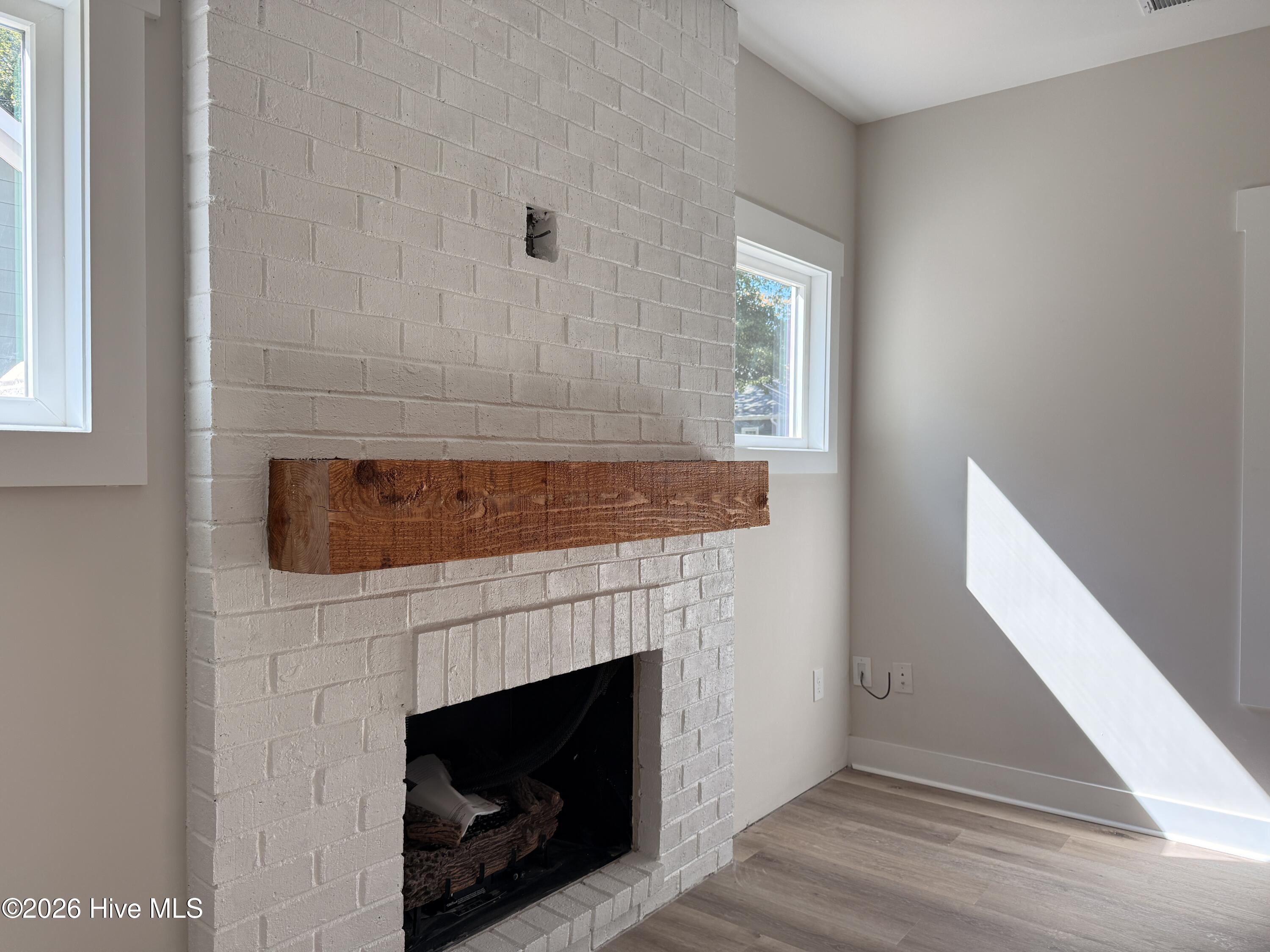 995 Holly Road Property Photo 3