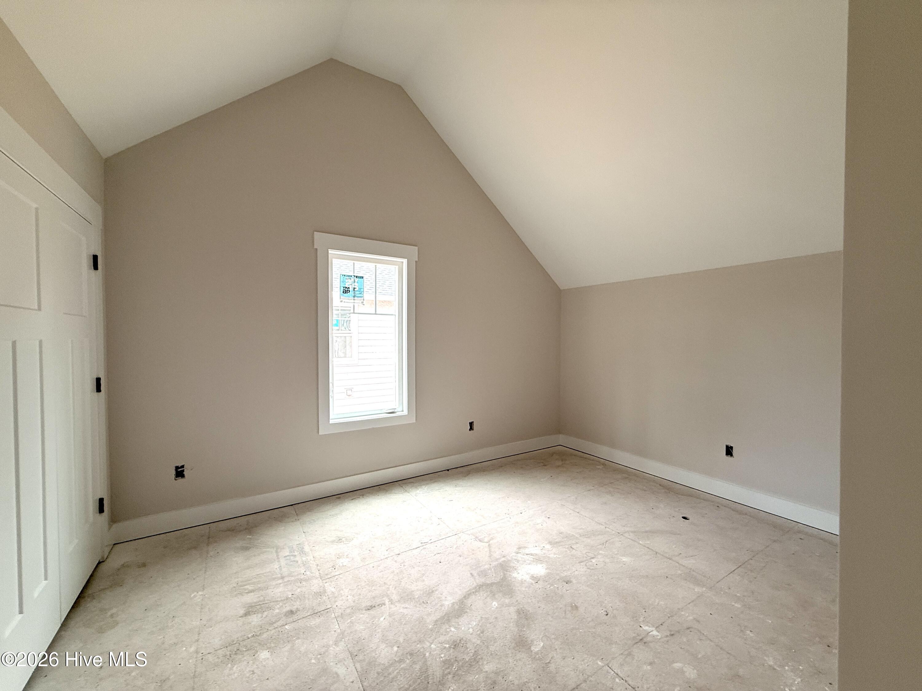 995 Holly Road Property Photo 10