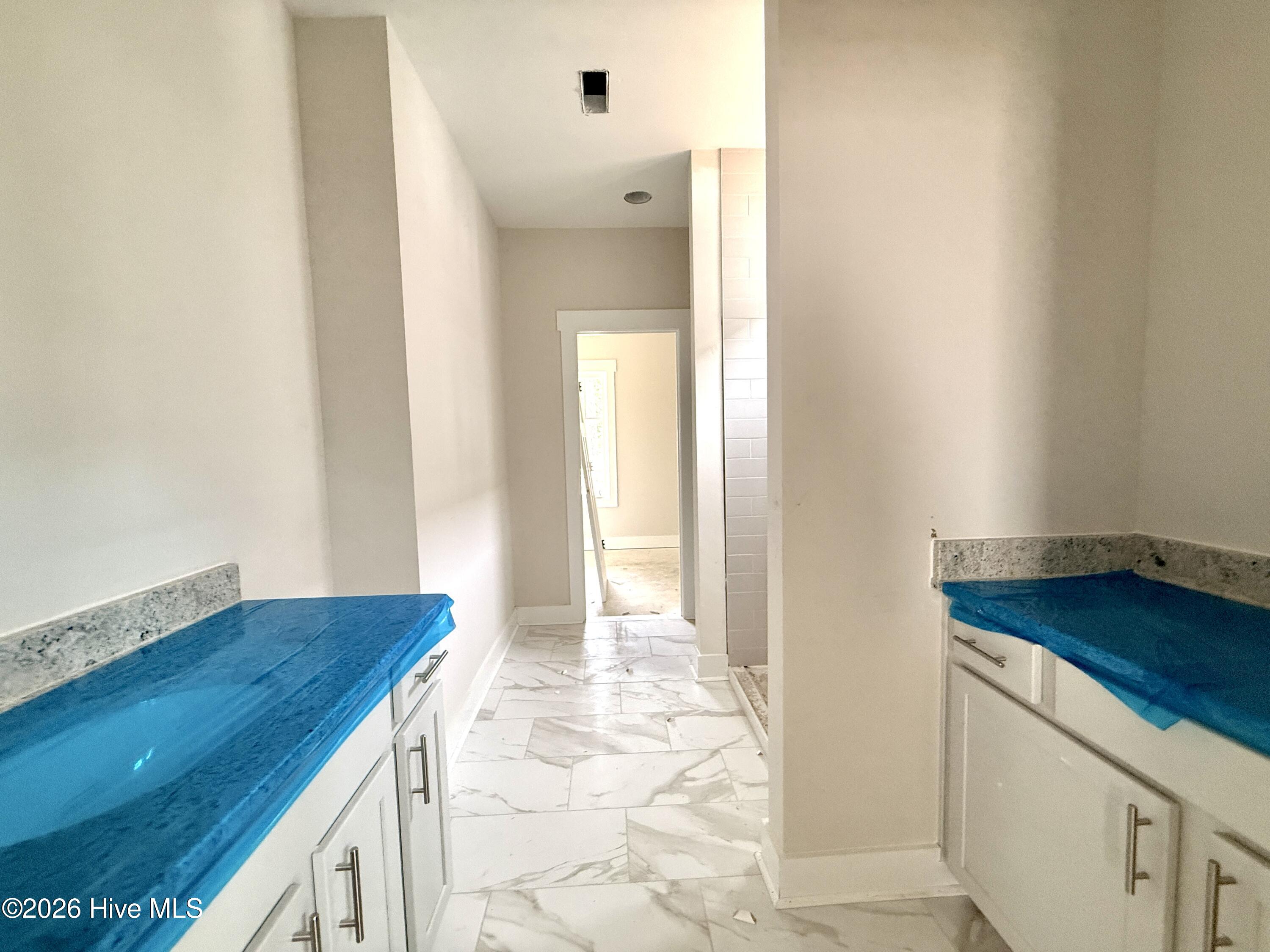 995 Holly Road Property Photo 11