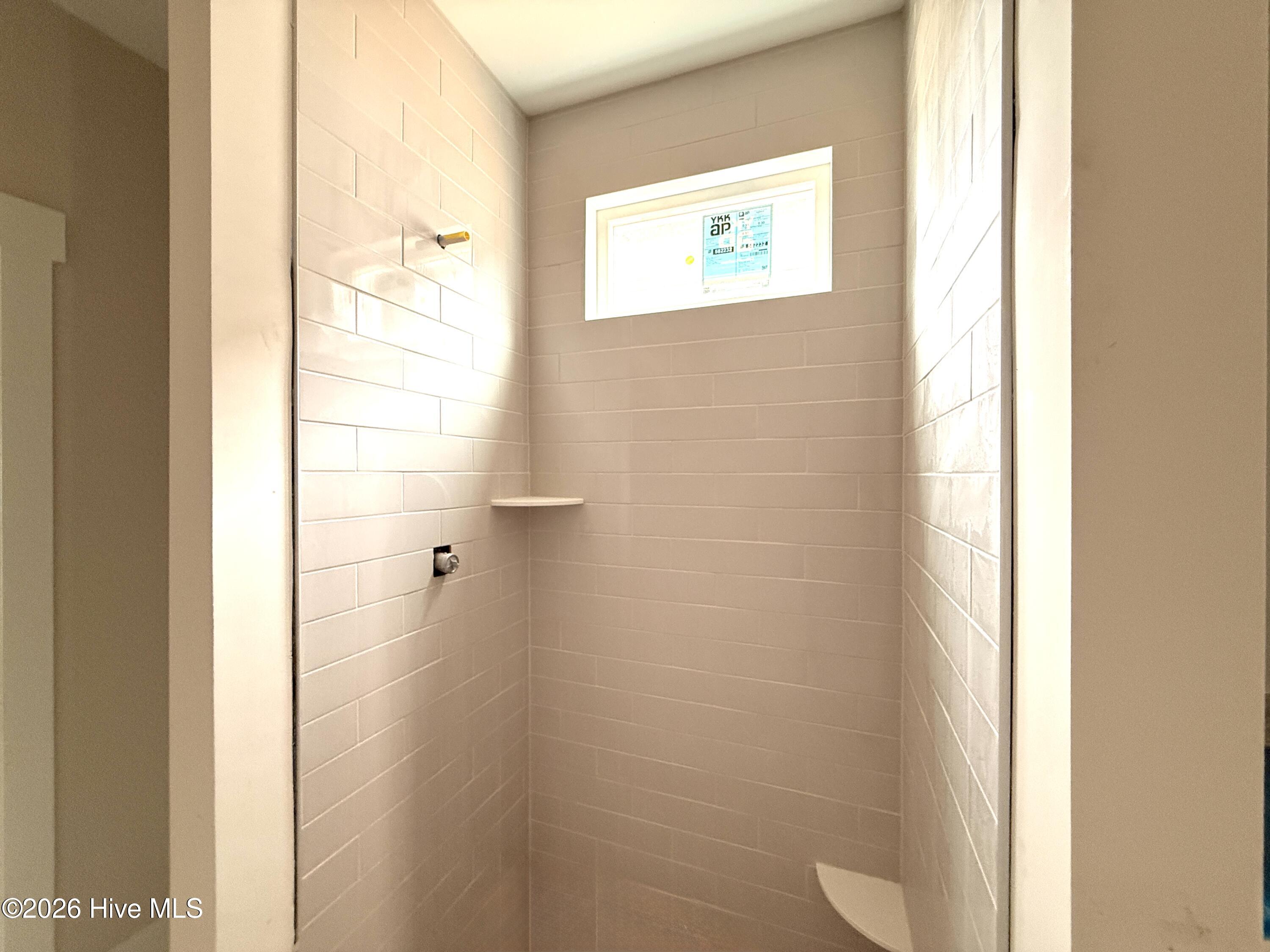 995 Holly Road Property Photo 12