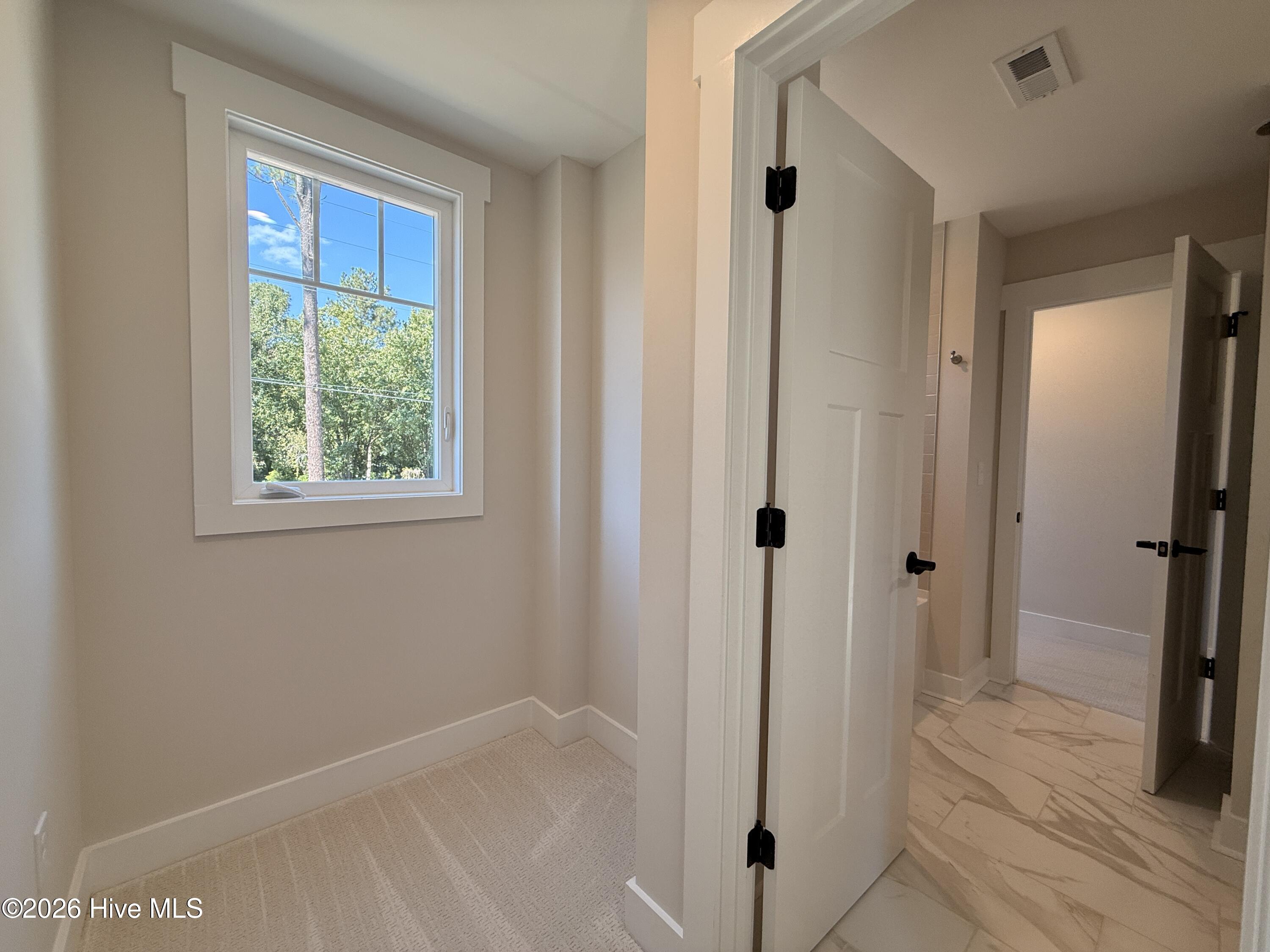 995 Holly Road Property Photo 13