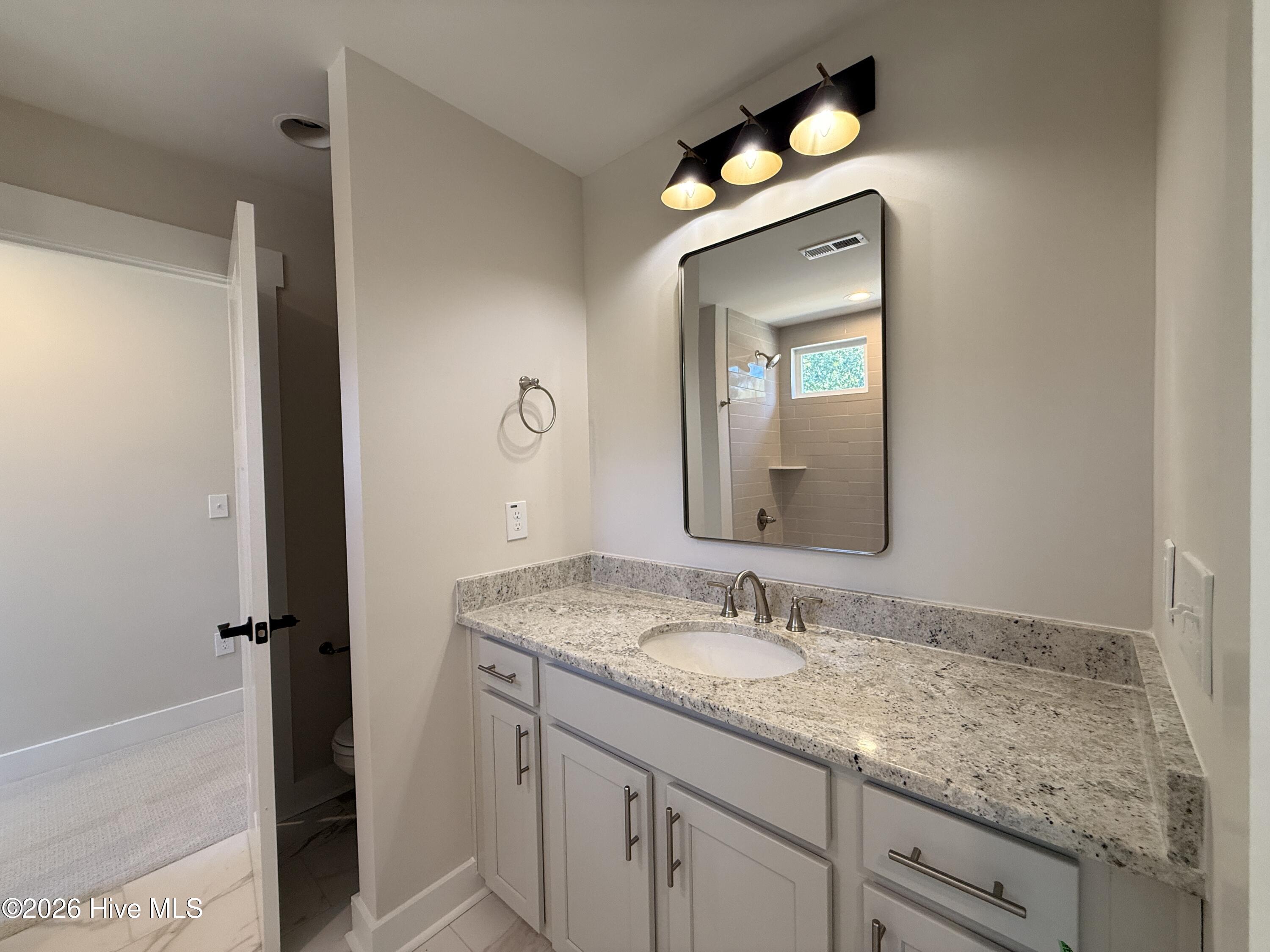 995 Holly Road Property Photo 15
