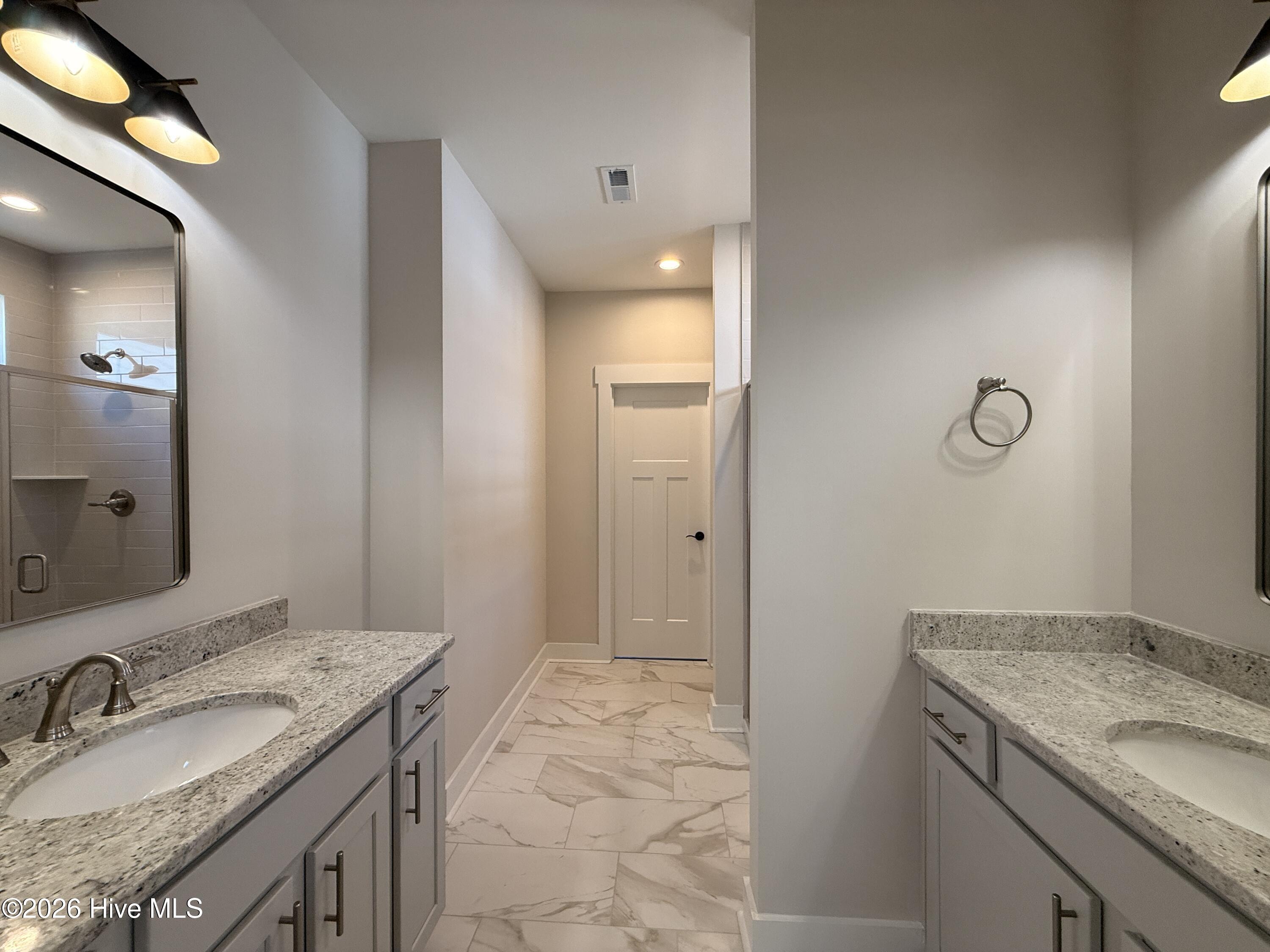 995 Holly Road Property Photo 22