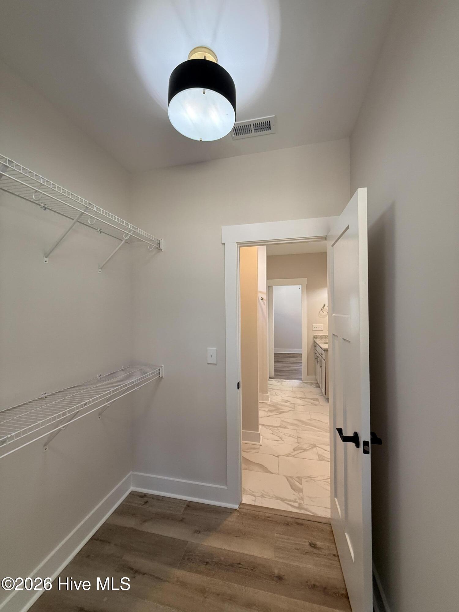 995 Holly Road Property Photo 28
