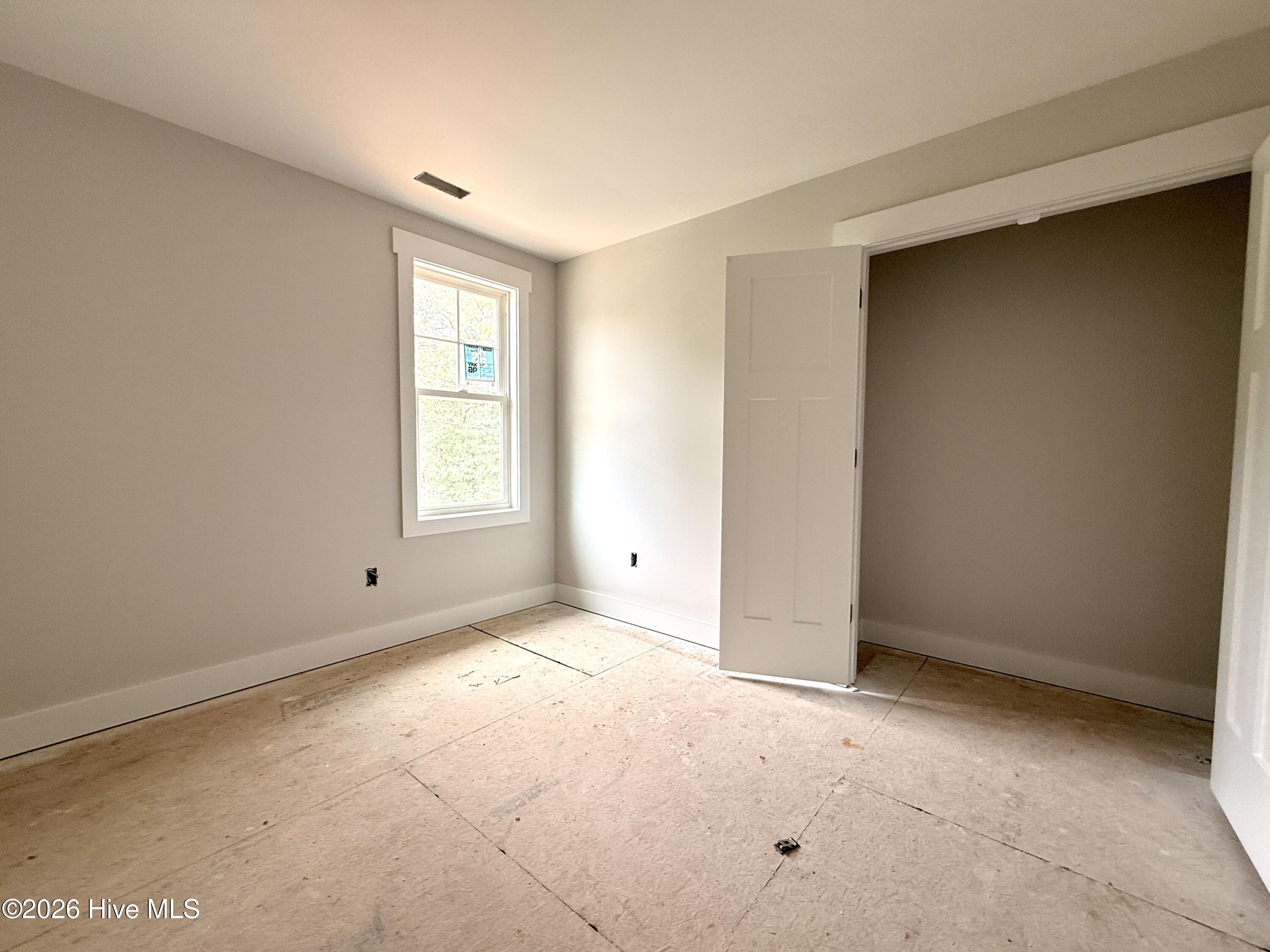 991 Holly Road Property Photo 8