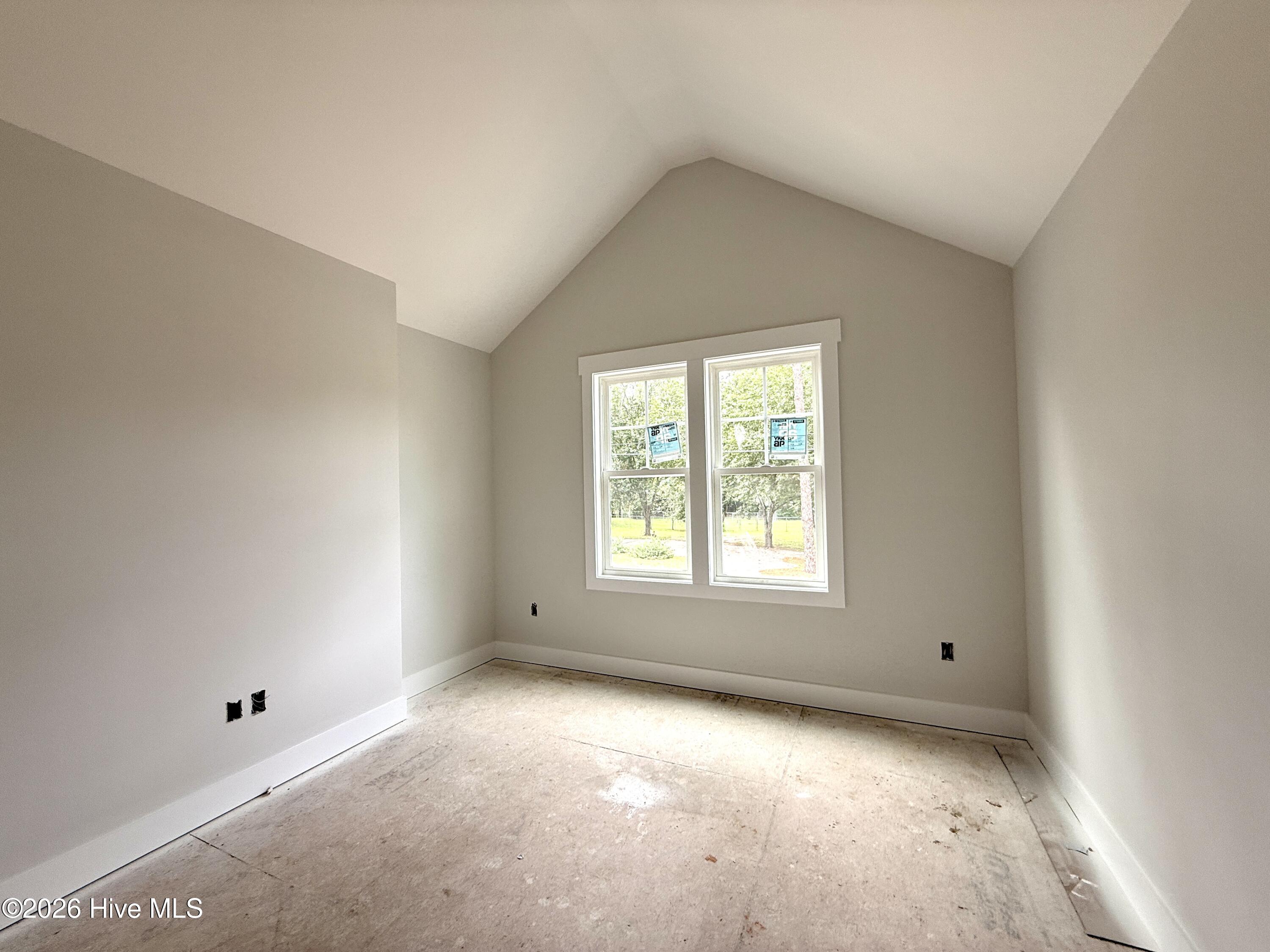 991 Holly Road Property Photo 9