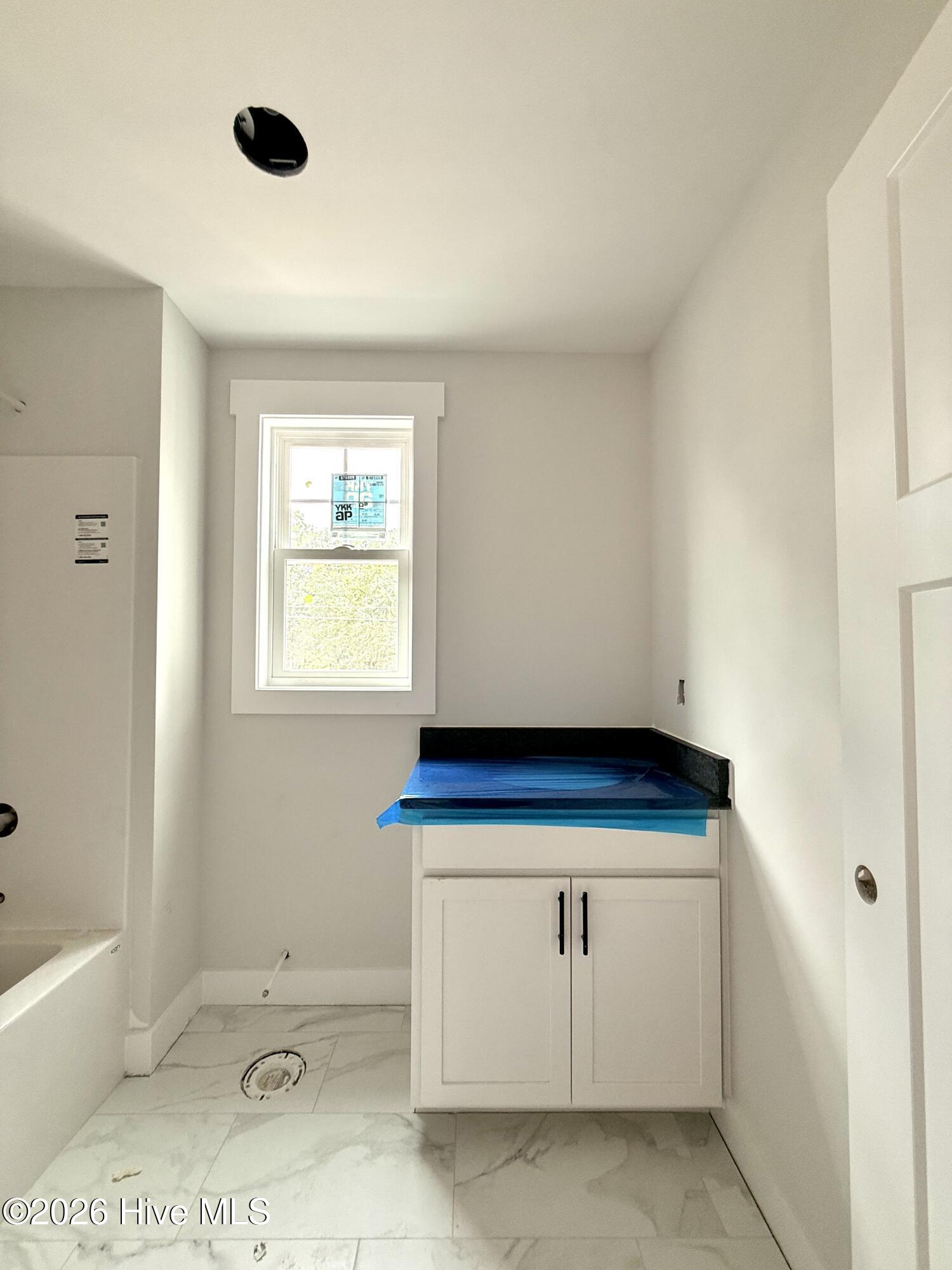 991 Holly Road Property Photo 10