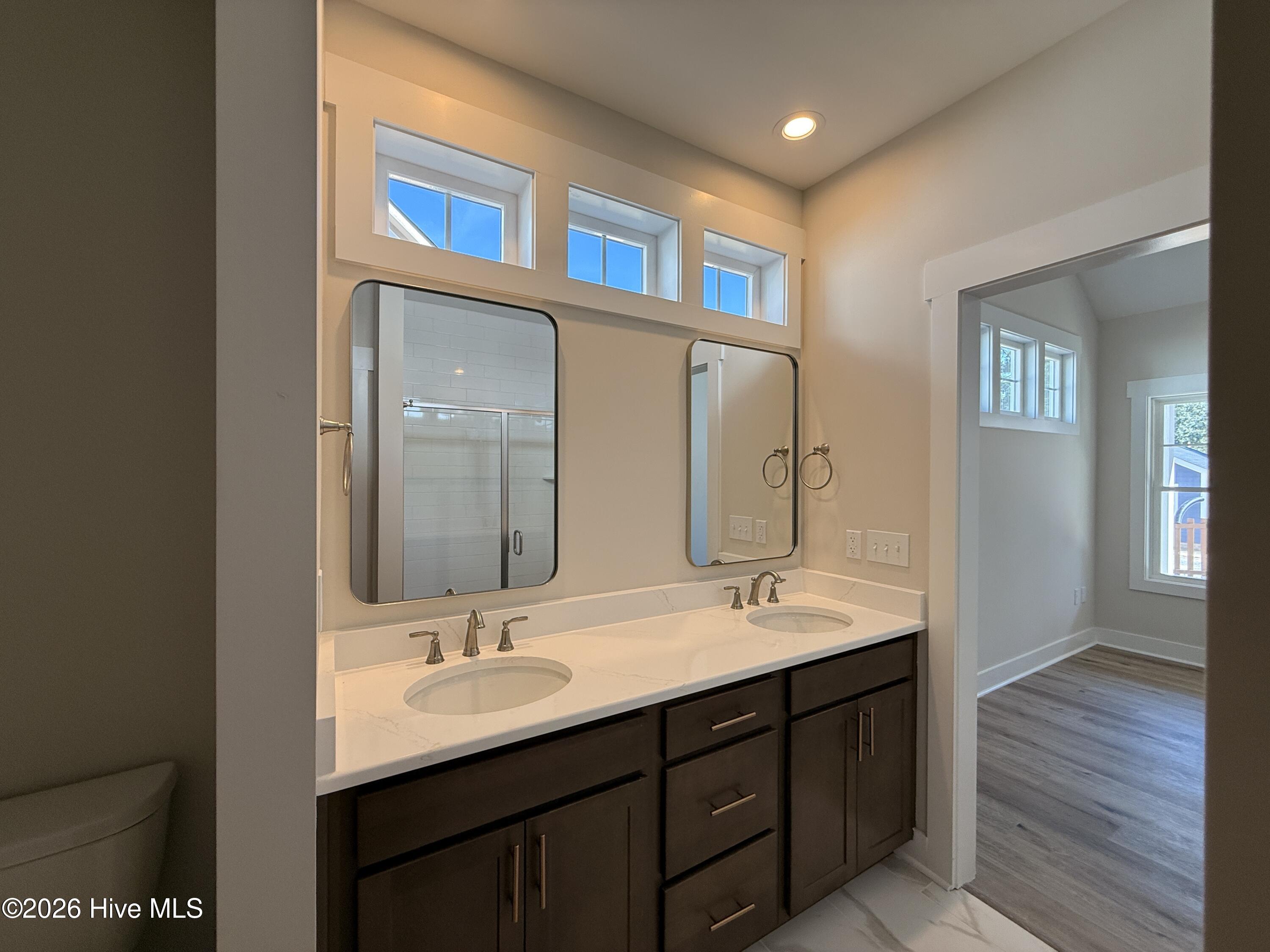 1001 Holly Road Property Photo 18