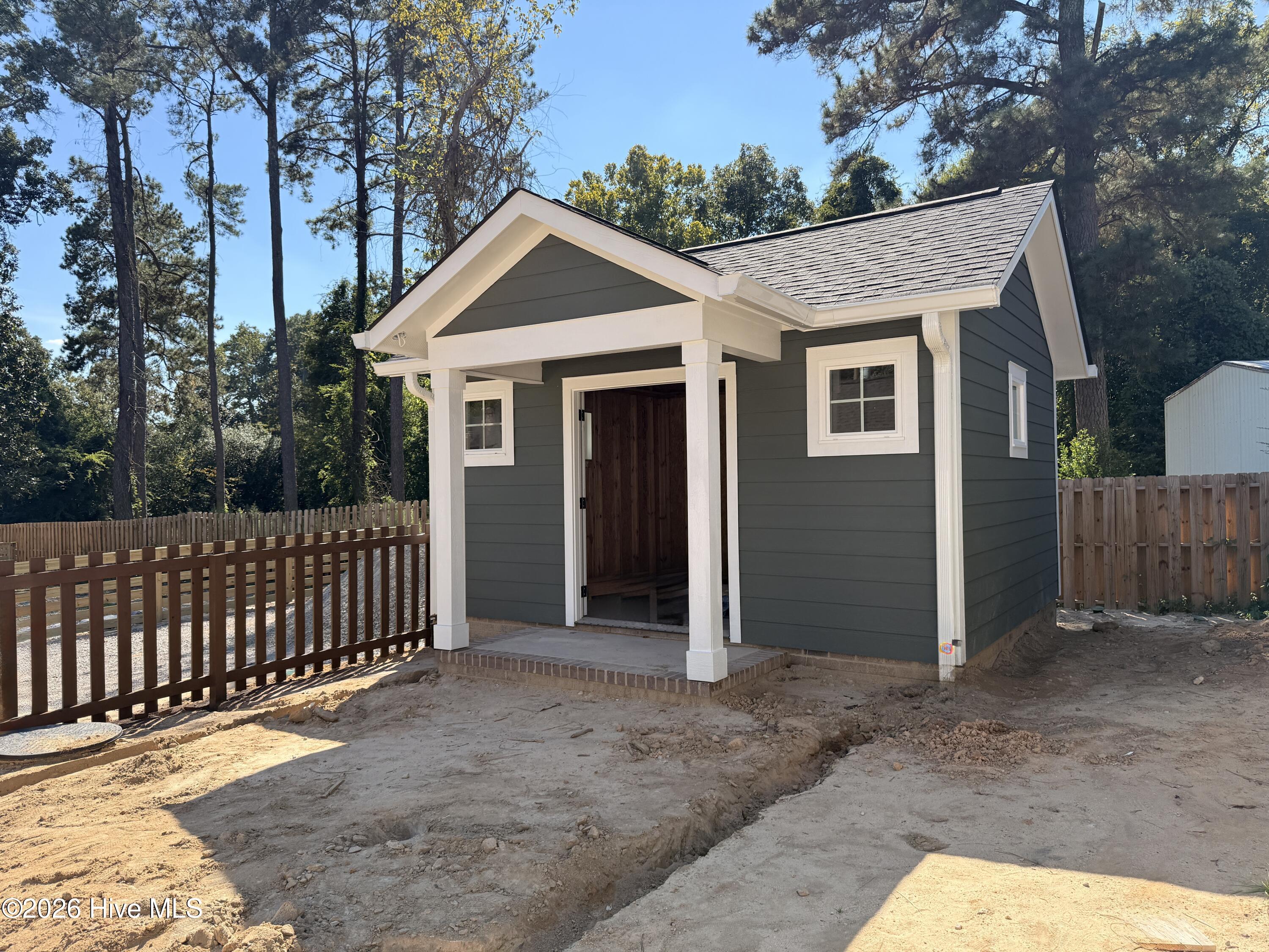 1001 Holly Road Property Photo 26