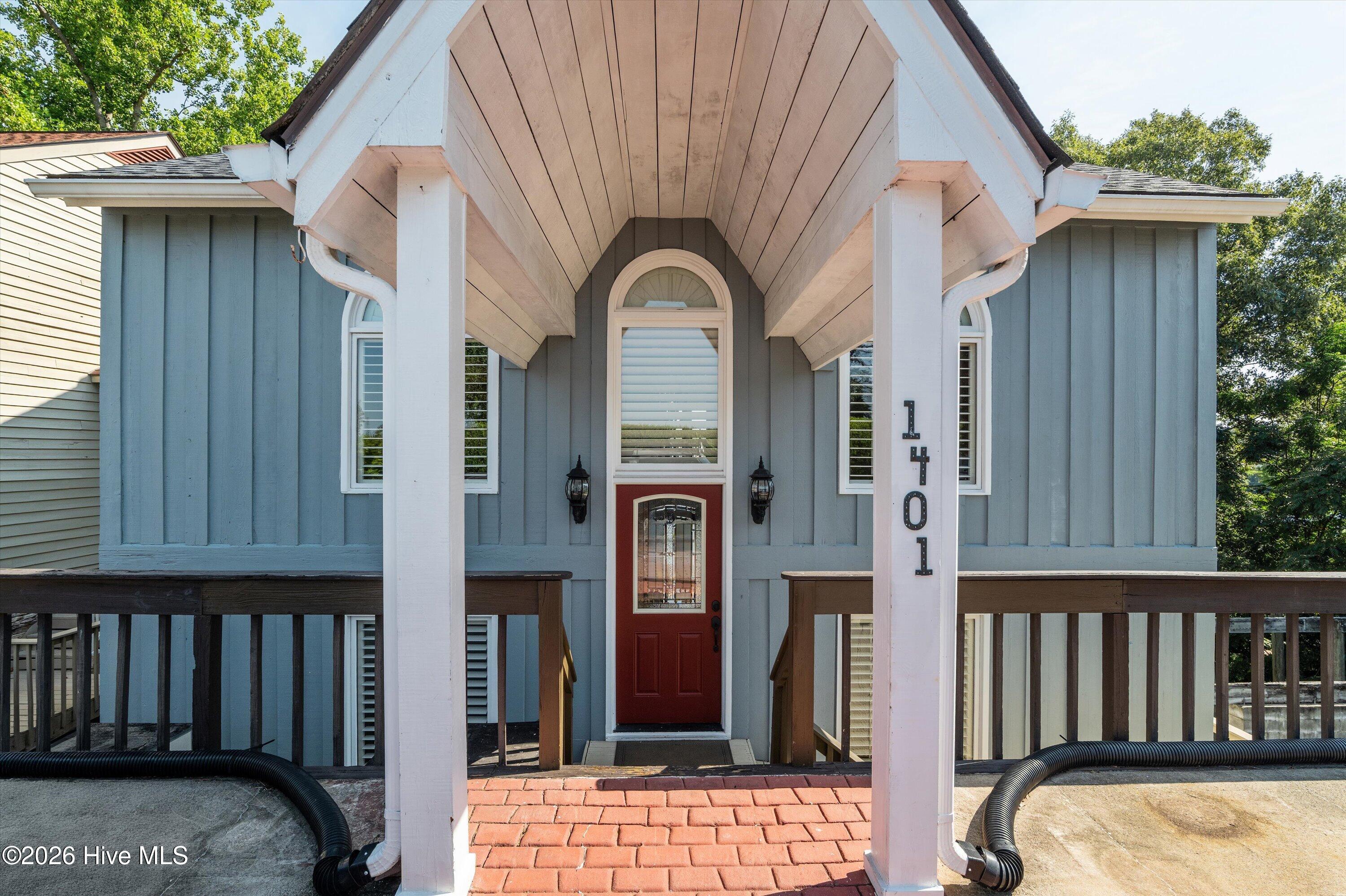 1401 Waters Edge Drive Property Photo 6